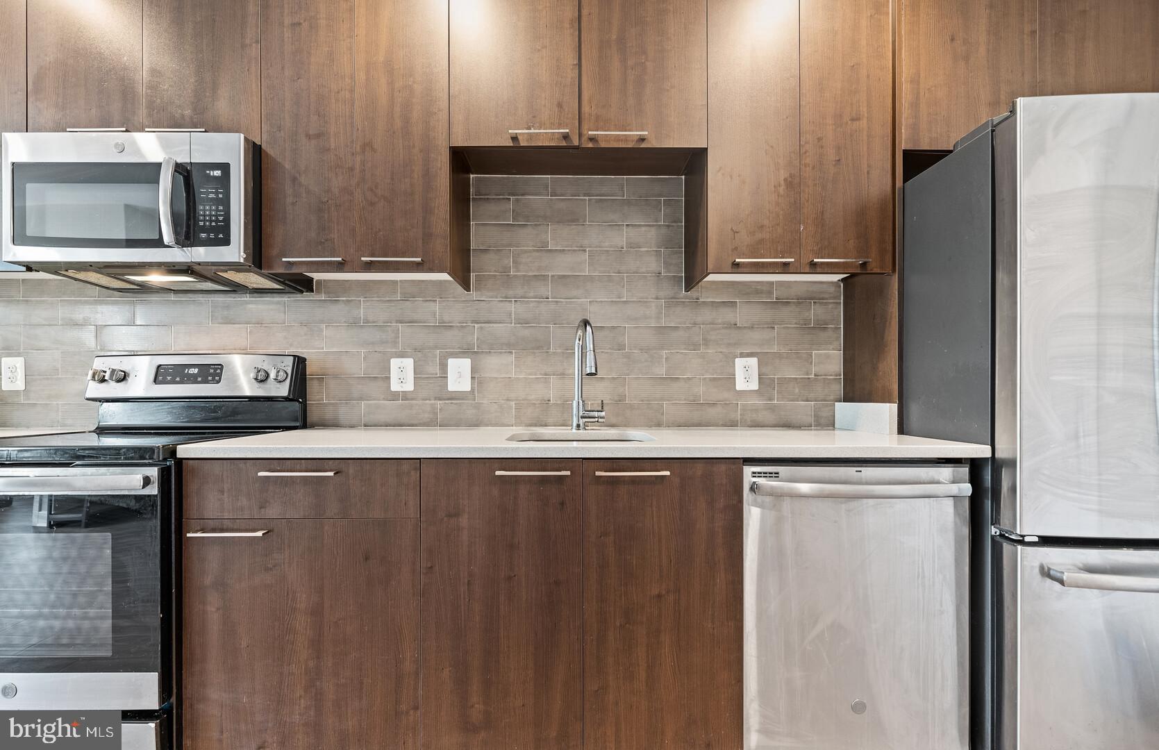 TRAFALGAR FLATS - Residential Lease