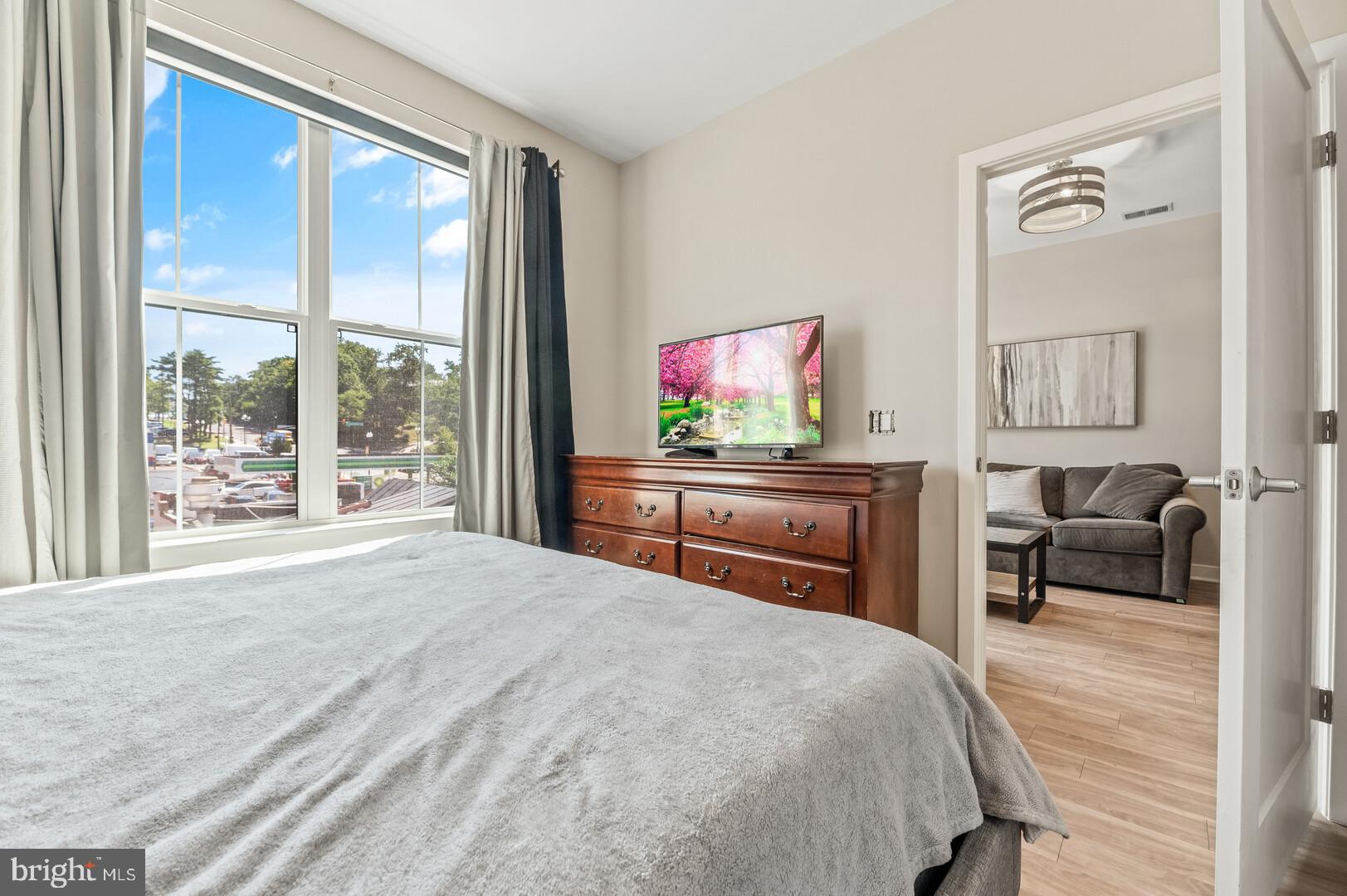 TRAFALGAR FLATS - Residential Lease