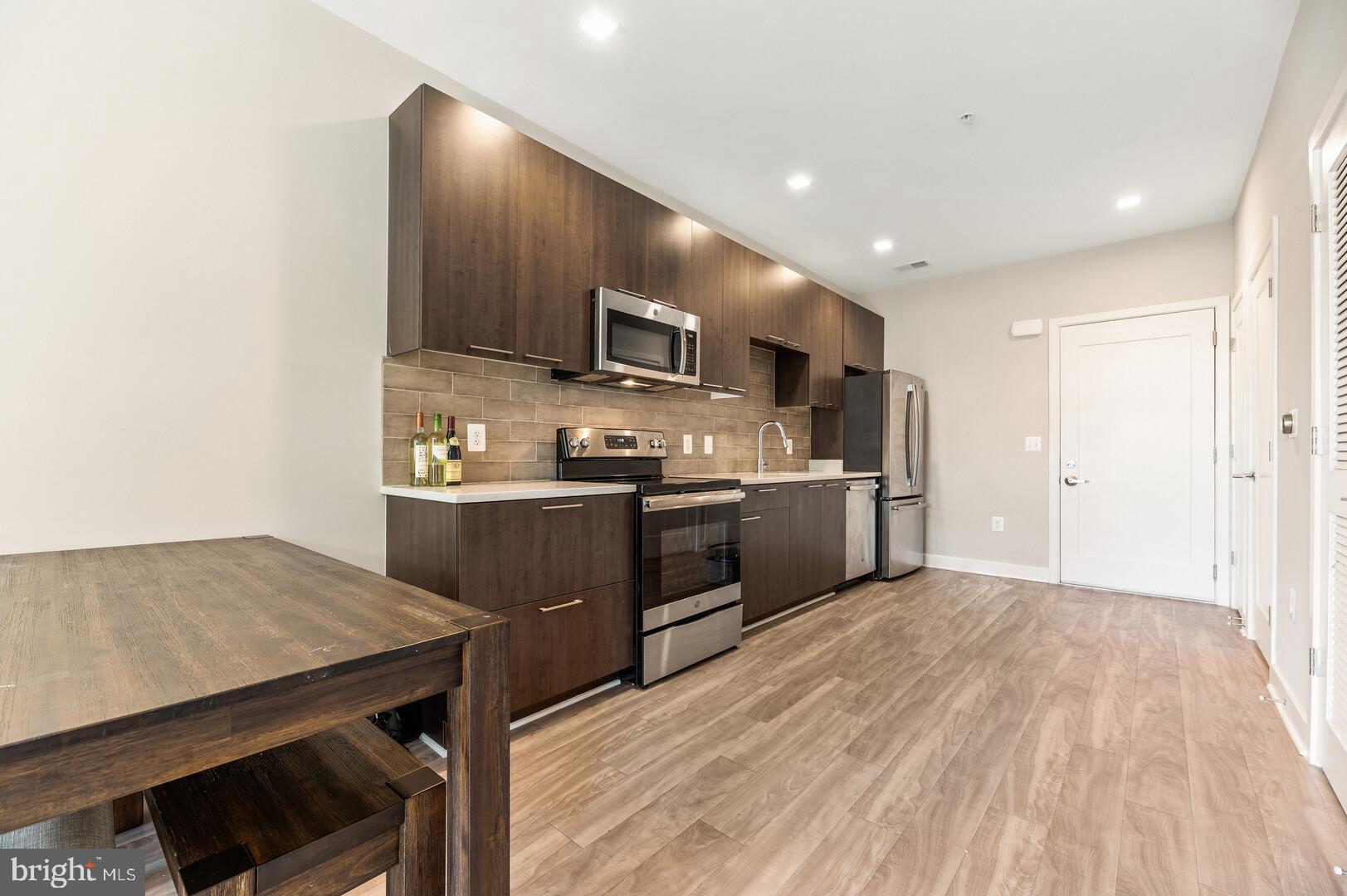 TRAFALGAR FLATS - Residential Lease