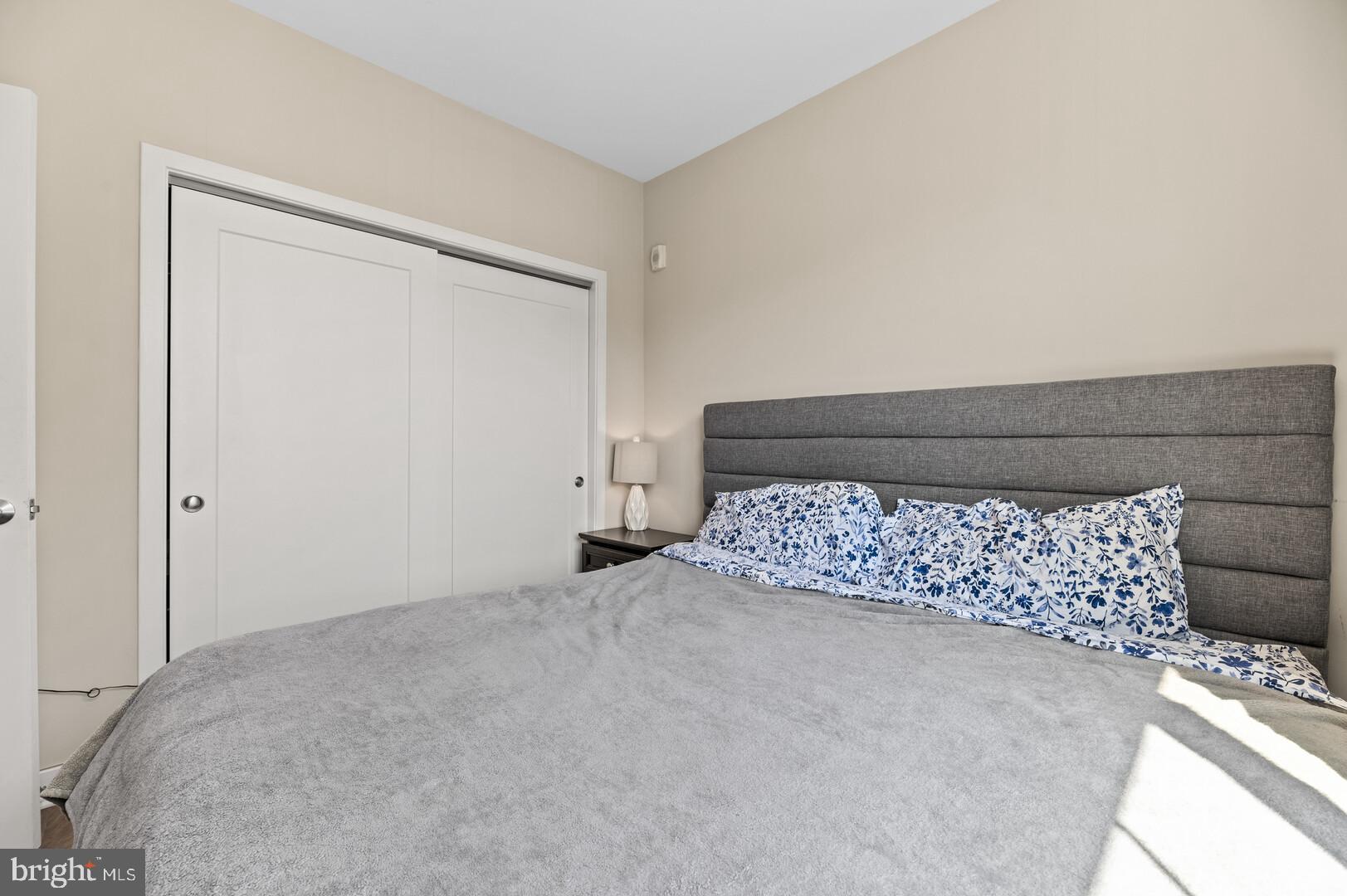 TRAFALGAR FLATS - Residential Lease