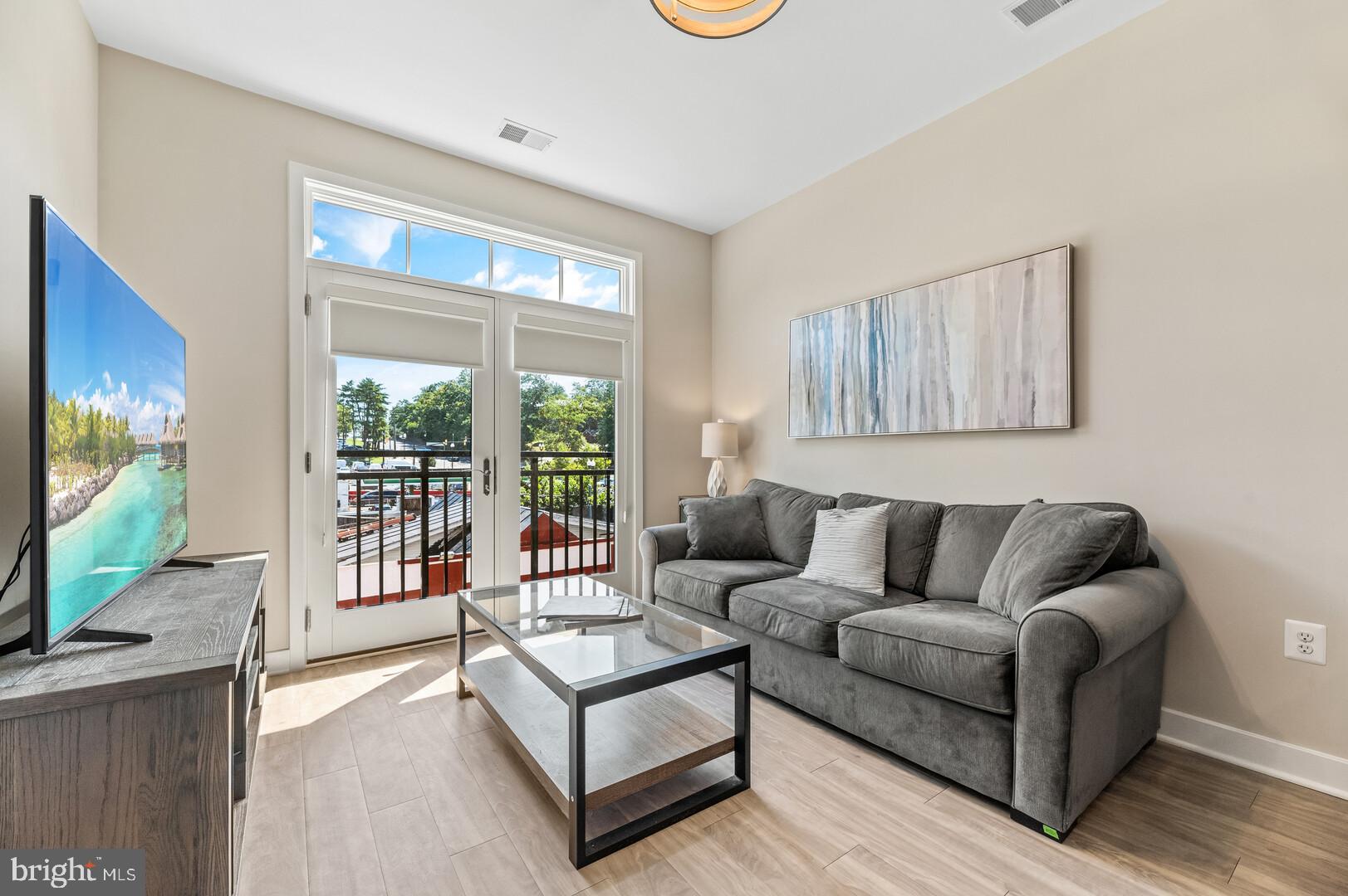 TRAFALGAR FLATS - Residential Lease