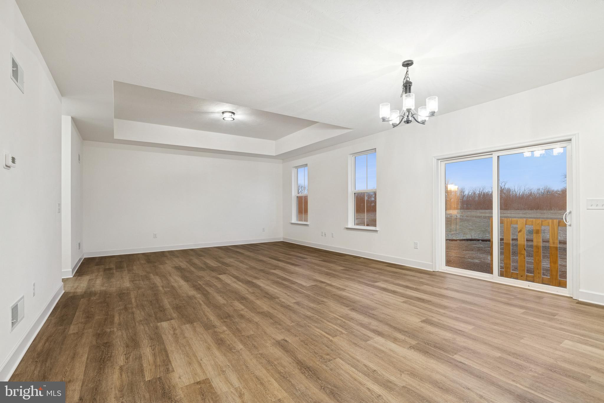 THORNBURY HUNT II - Residential