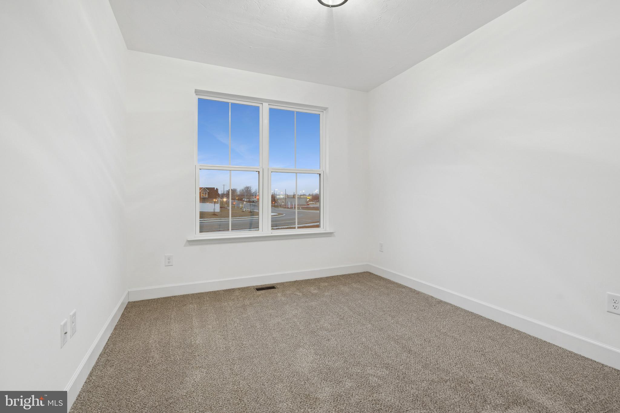 THORNBURY HUNT II - Residential