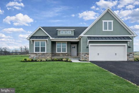 109 ONYX DRIVE 38 HANOVER PA 17331