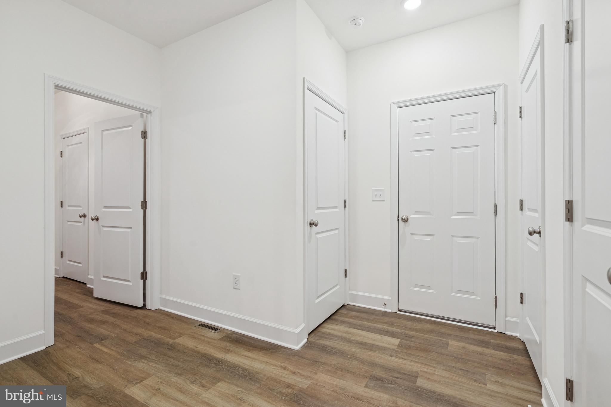 THORNBURY HUNT II - Residential