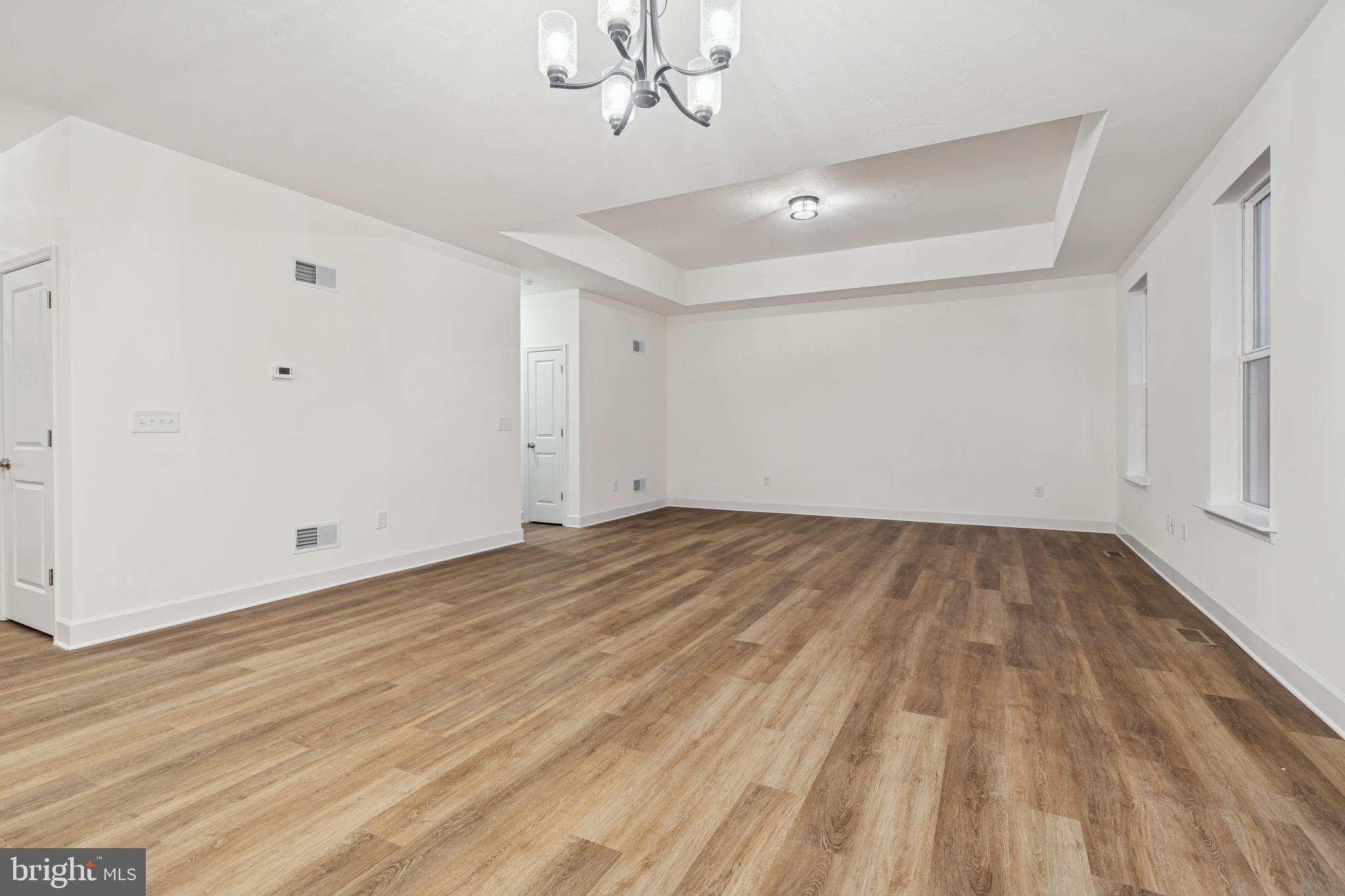 THORNBURY HUNT II - Residential