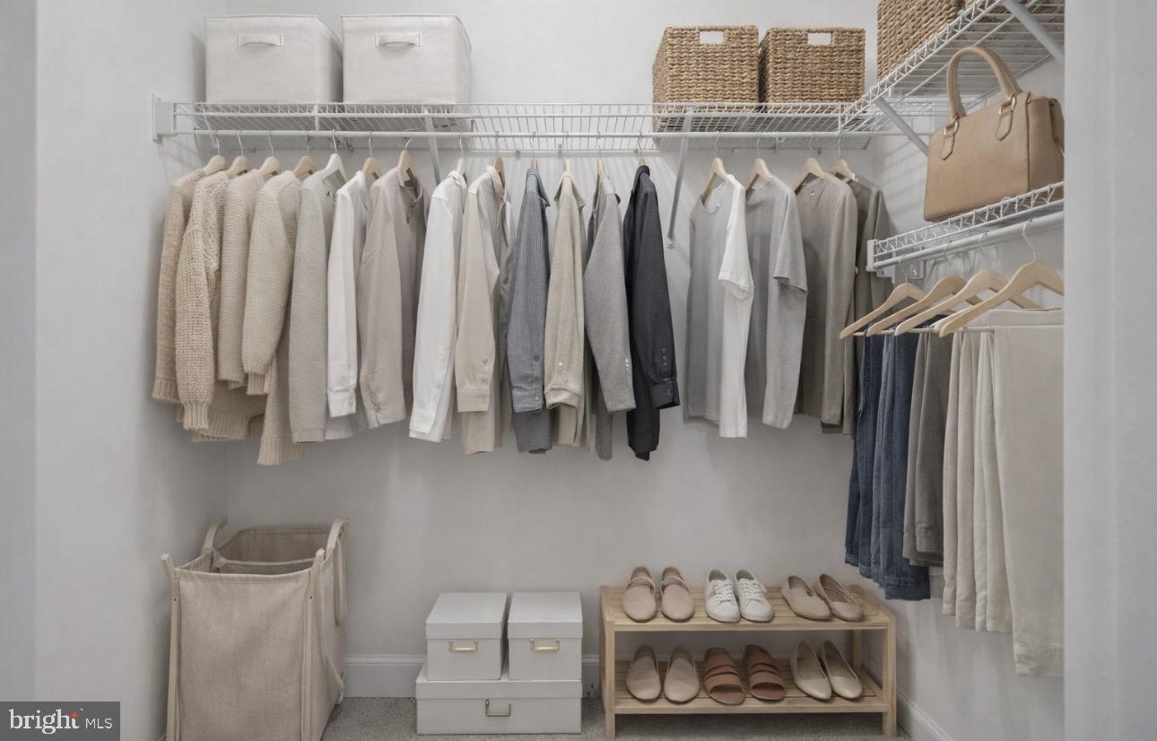 THORNBURY HUNT II - Residential