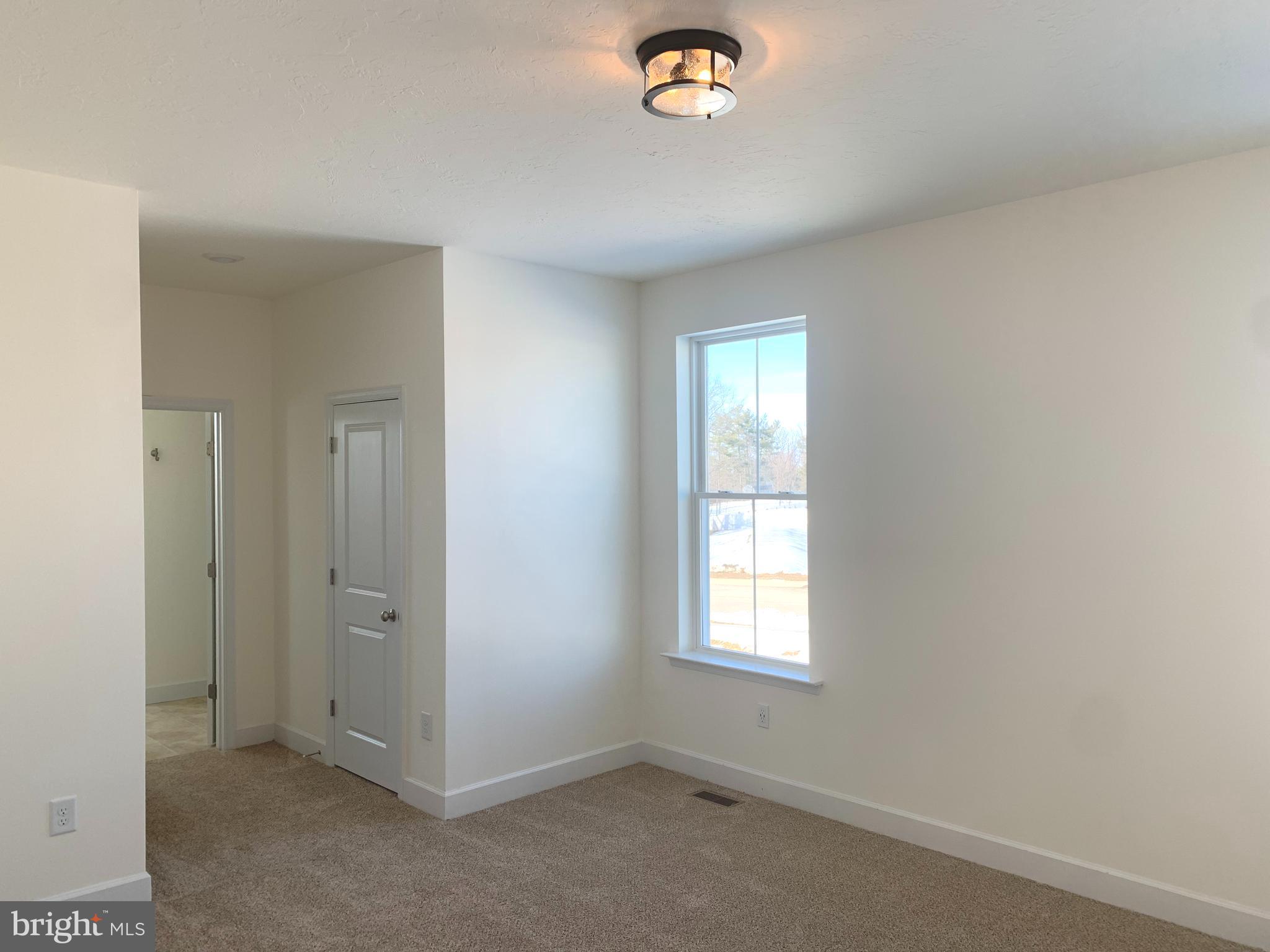 THORNBURY HUNT II - Residential