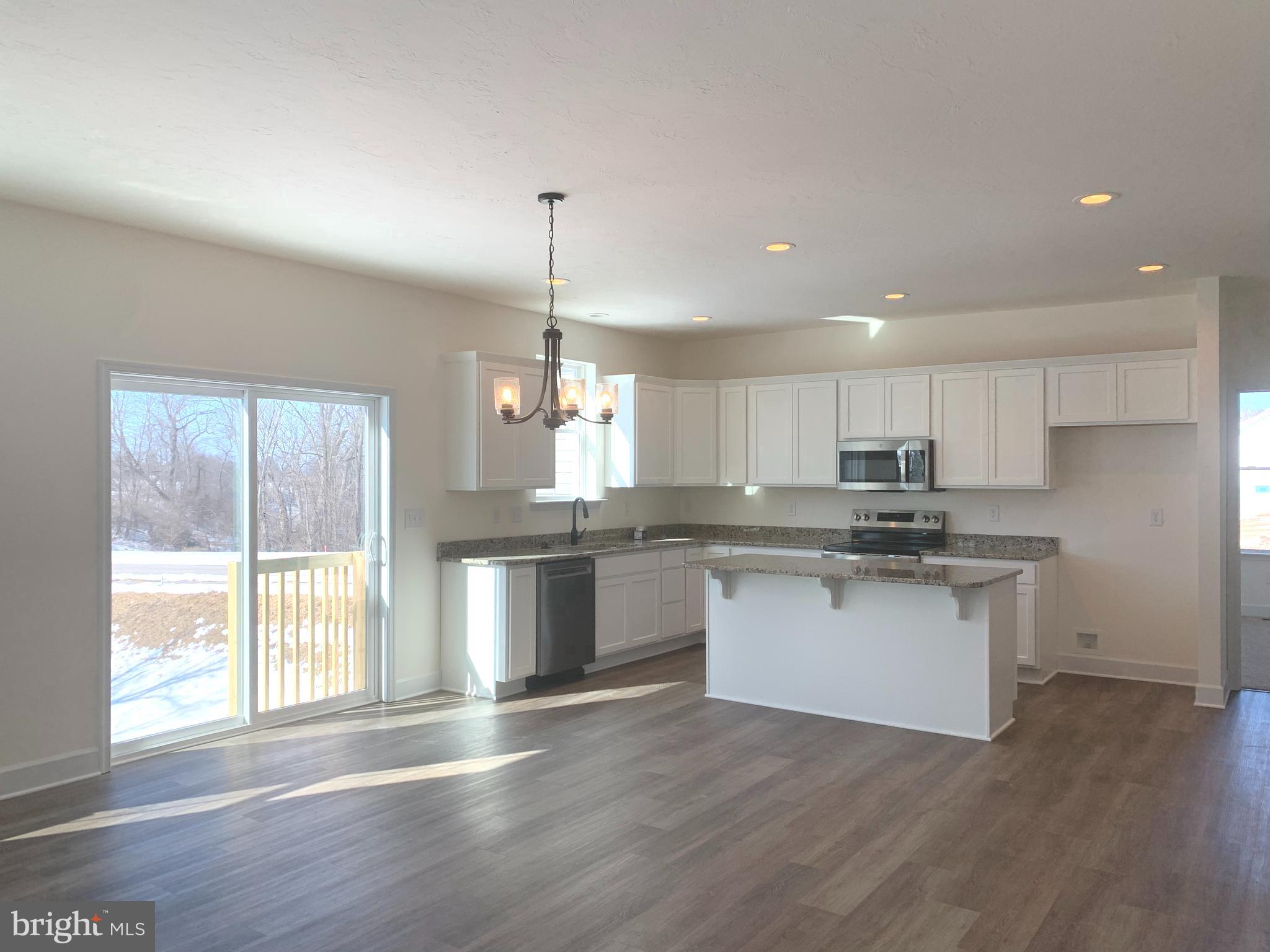 THORNBURY HUNT II - Residential