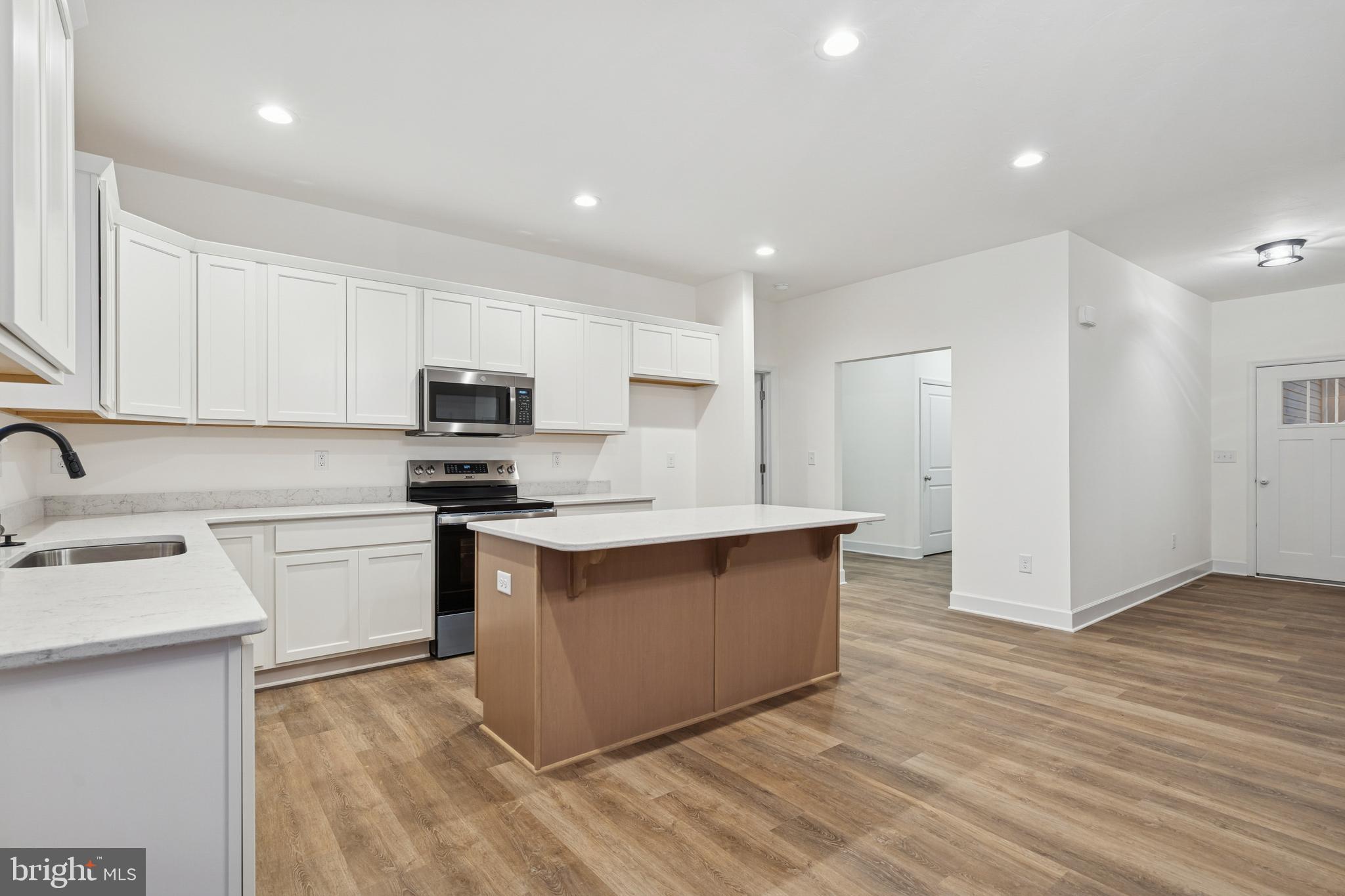 THORNBURY HUNT II - Residential