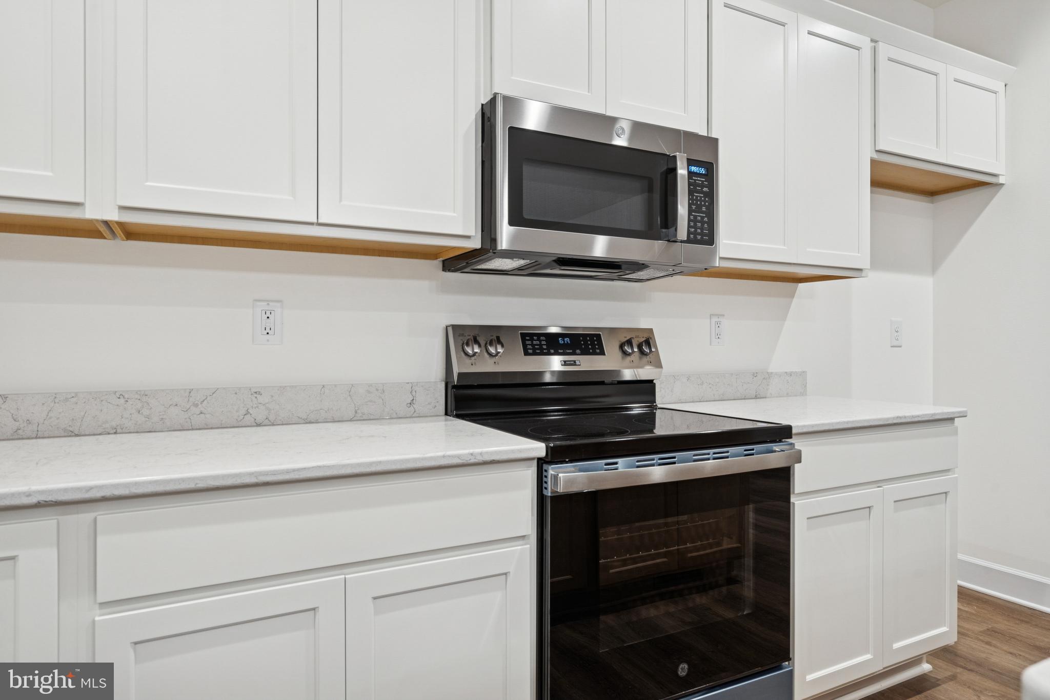 THORNBURY HUNT II - Residential