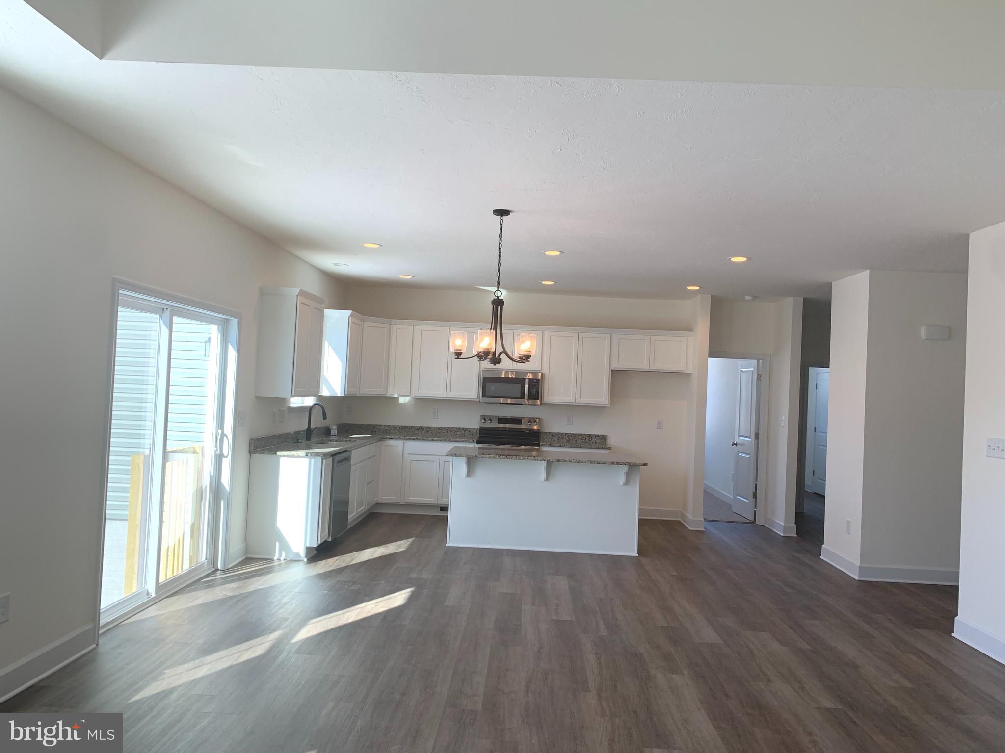 THORNBURY HUNT II - Residential