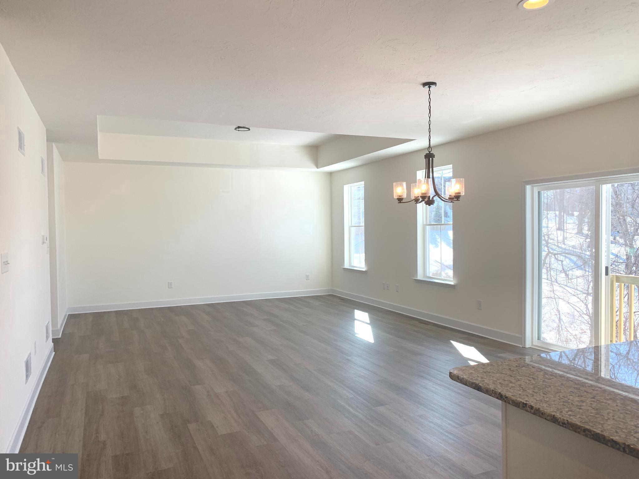 THORNBURY HUNT II - Residential