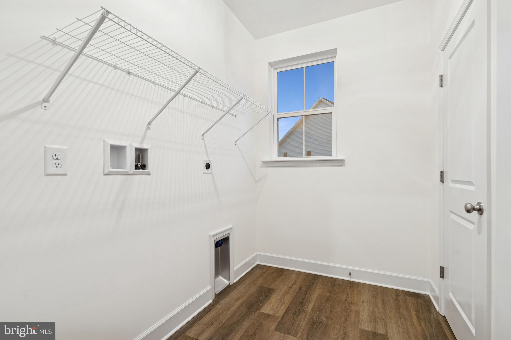 THORNBURY HUNT II - Residential