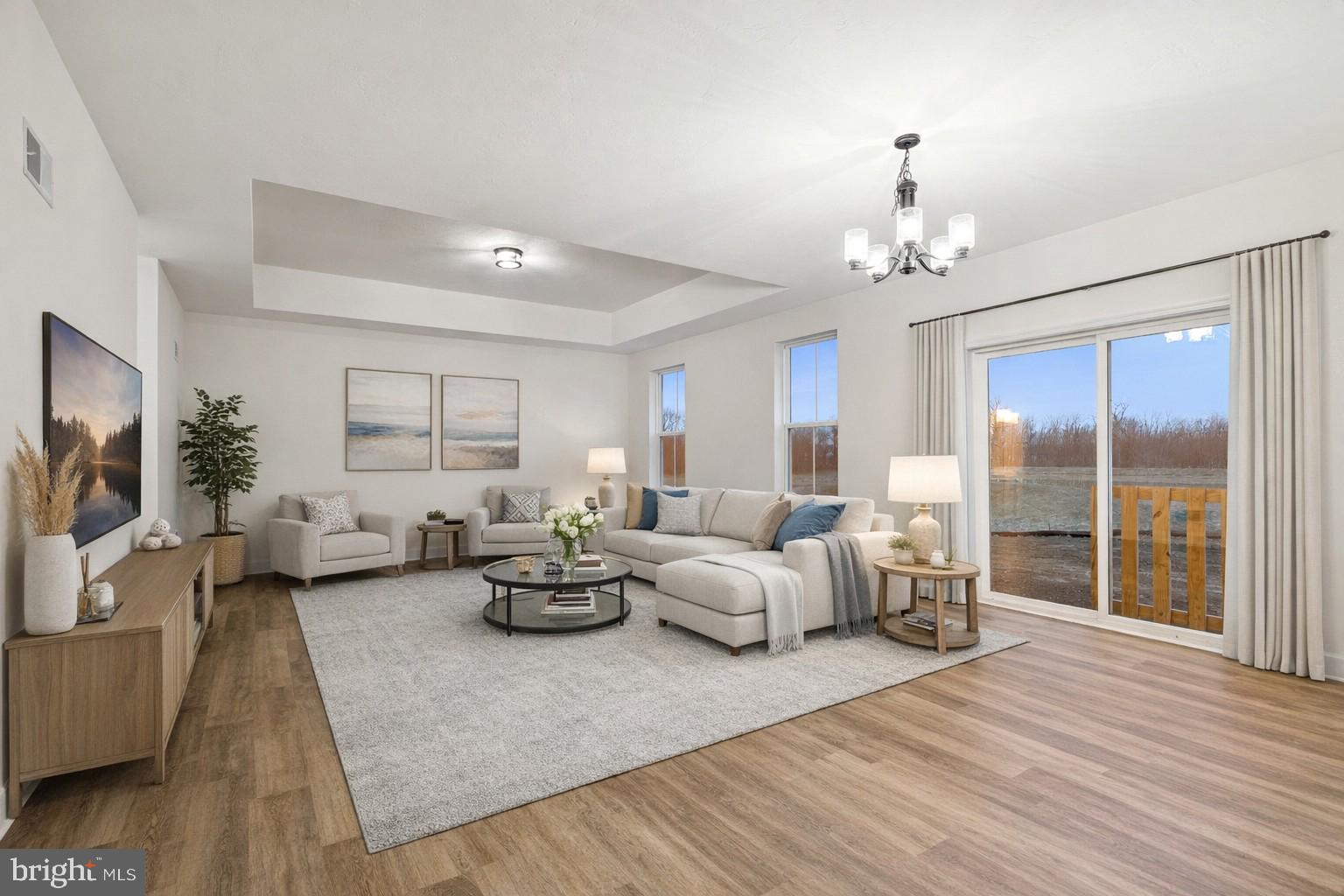 THORNBURY HUNT II - Residential