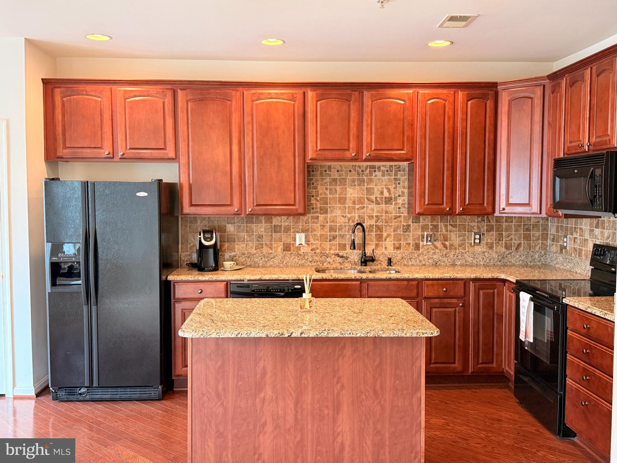 WESTBURY - Residential