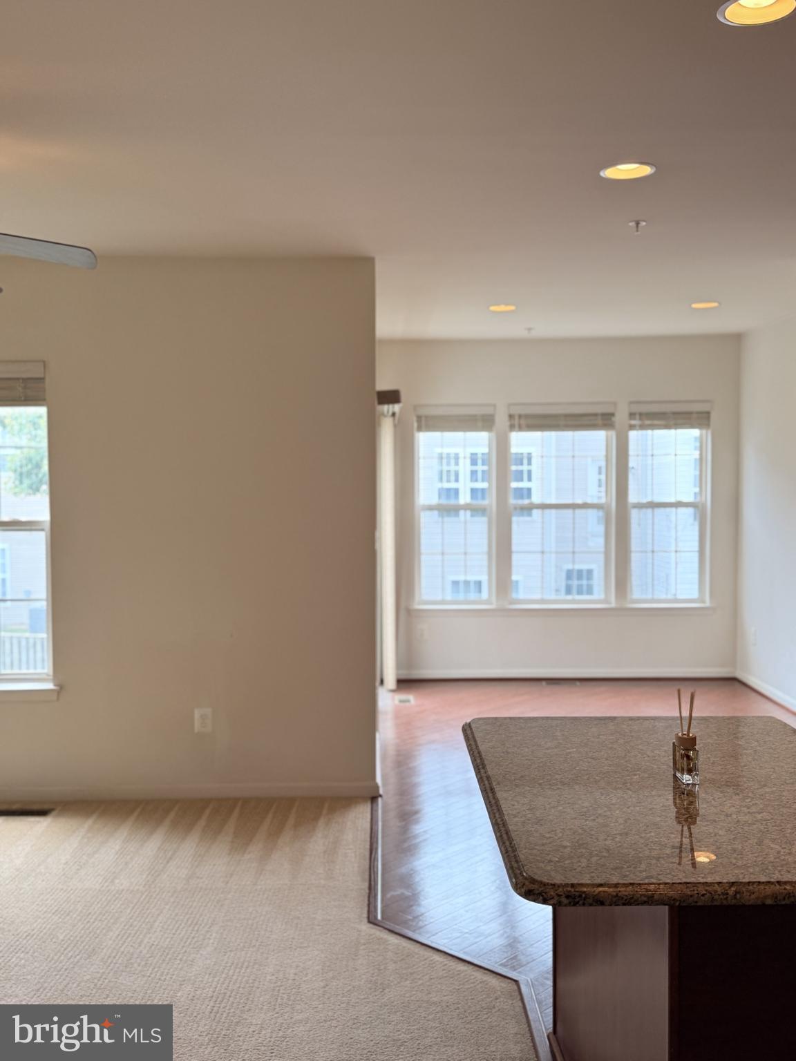 WESTBURY - Residential