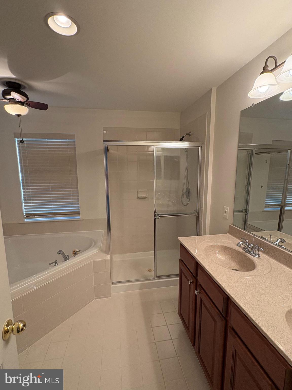 WESTBURY - Residential