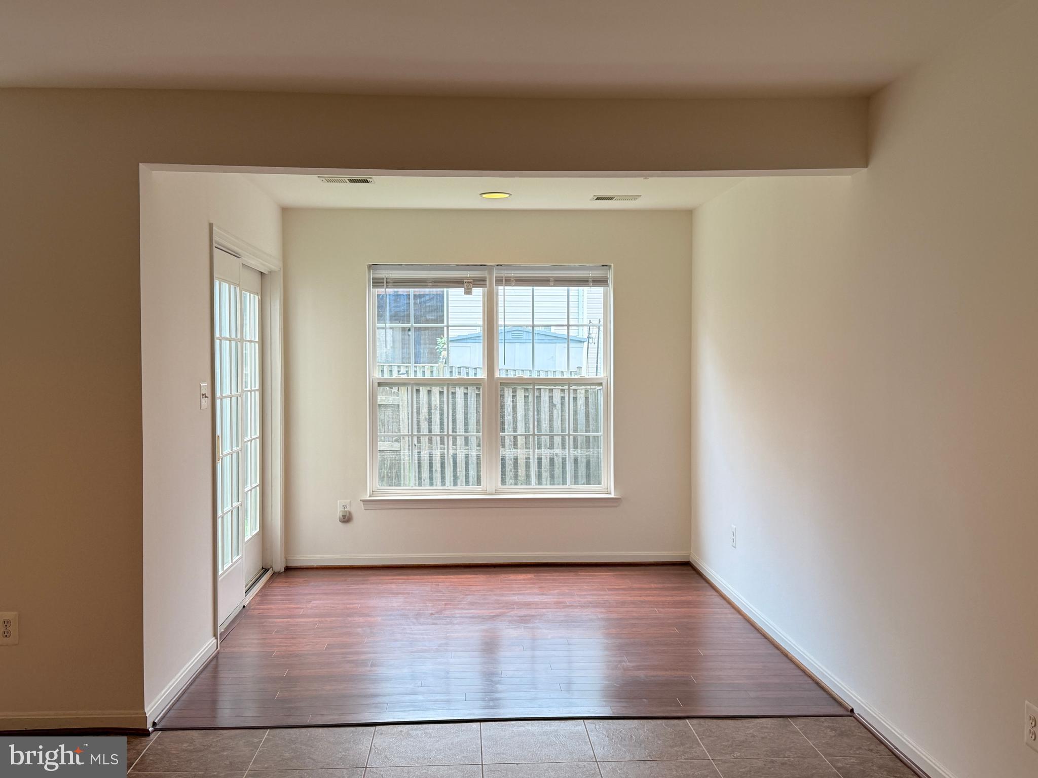 WESTBURY - Residential