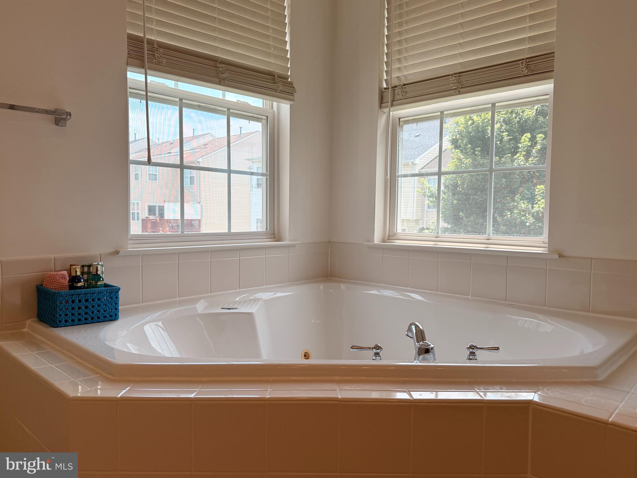 WESTBURY - Residential