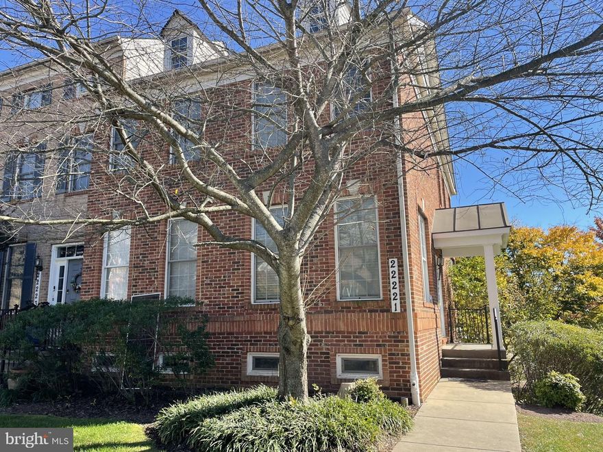 Agents: Please read agent remark first!!

Luxurious townhome built by Toll Brothers. Side-entry end unit with 2 rear attached car garage. 3 bedrooms and 3.5 bath. Brick front exterior. Spacious deck. Finished walk-out basement with a new full bath. Hardwood floors on the main and lower level. New carpet on the top level. Close to schools, shipping and parks.