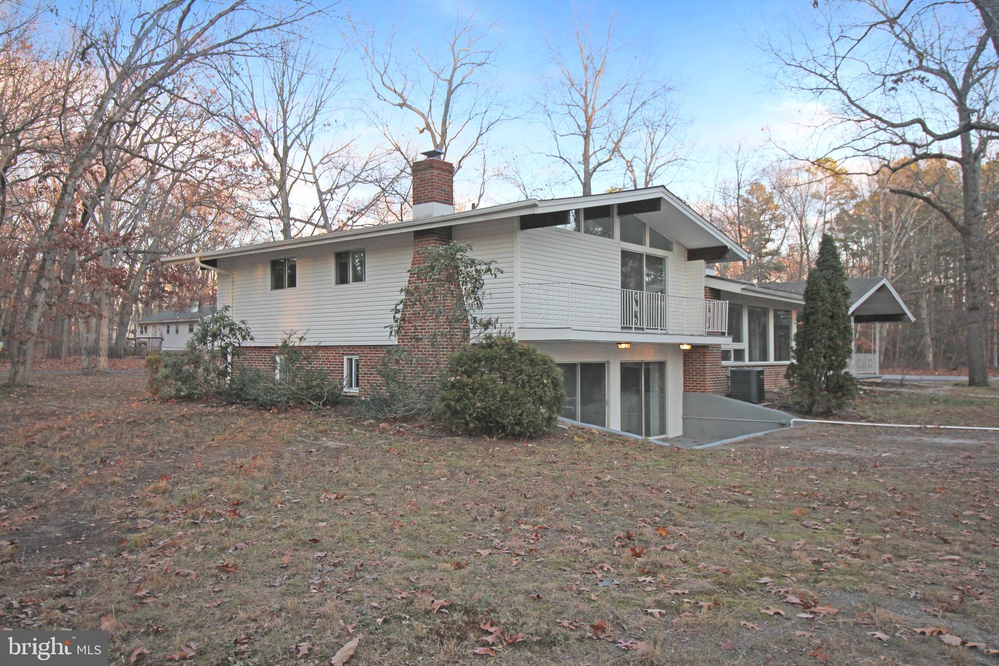 201 THOMPSON AVENUE