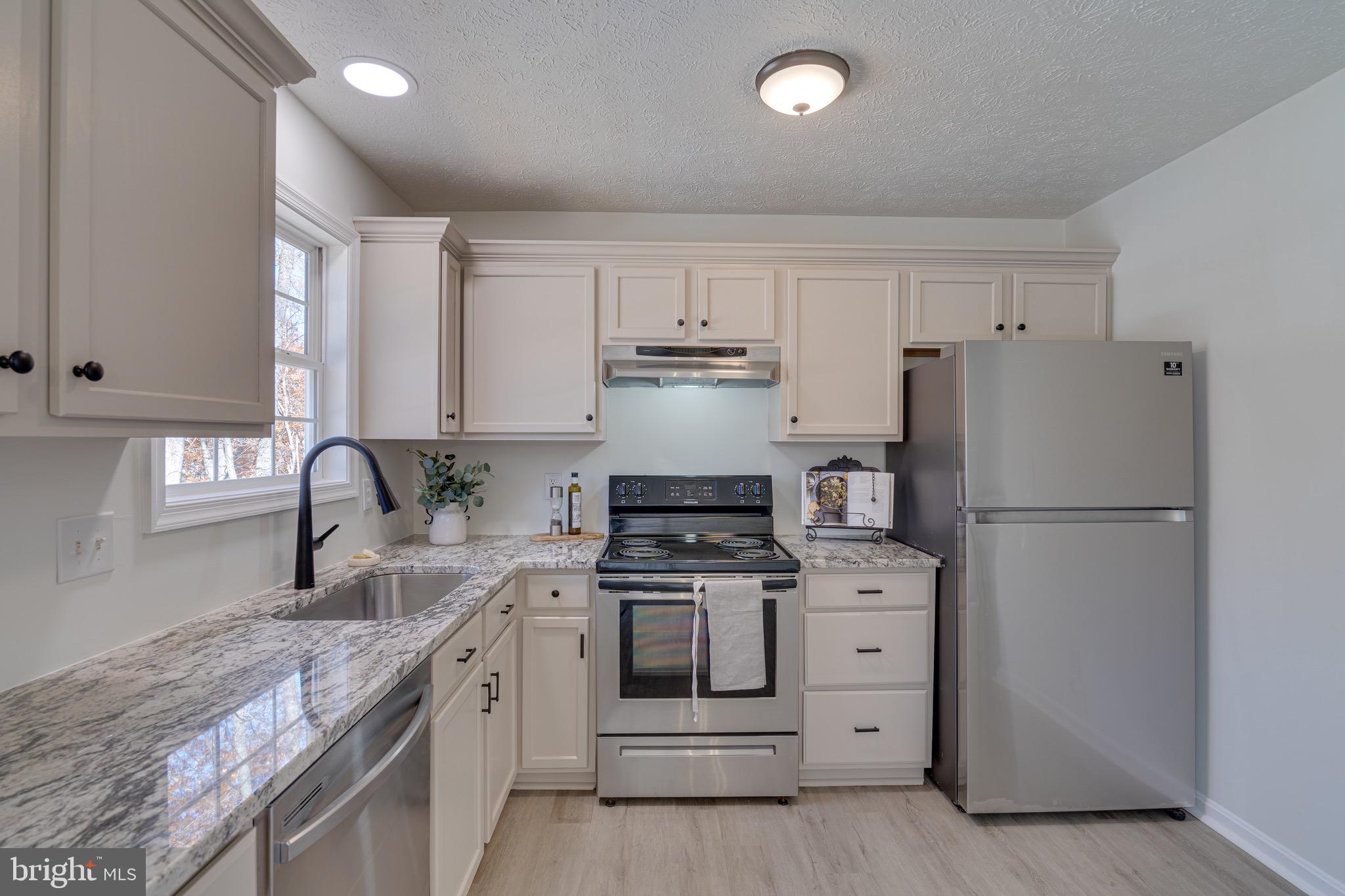 POTOMAC HILLS - Residential