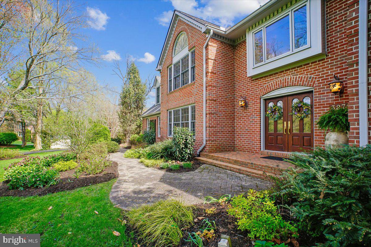 WAPLES MILL ESTATES - Residential