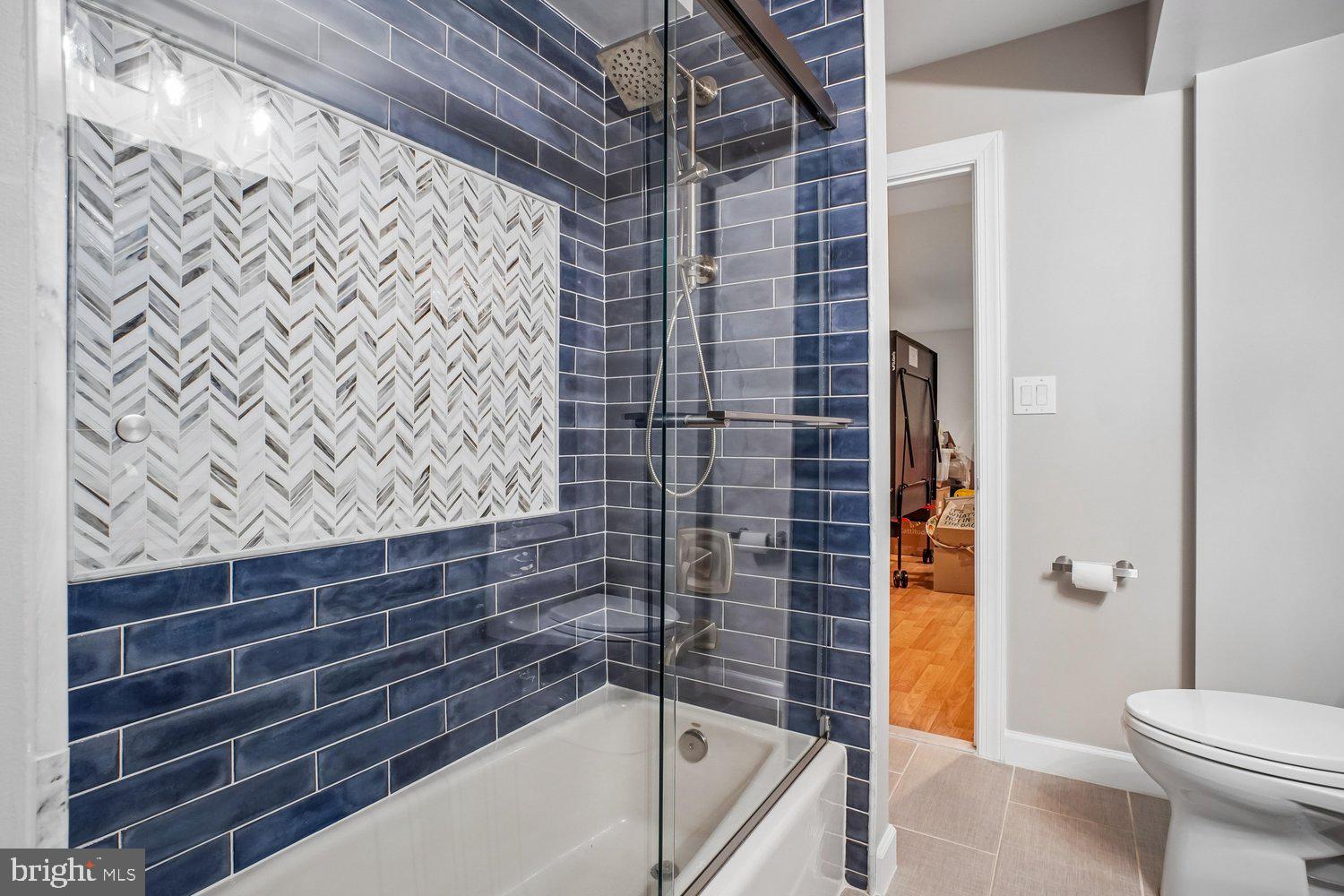 WAPLES MILL ESTATES - Residential