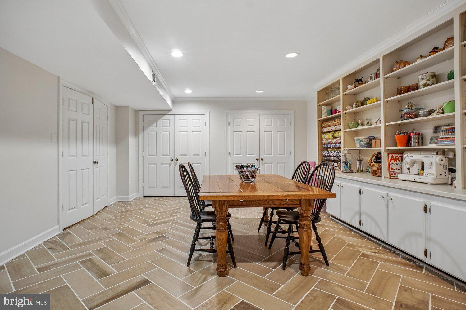 WAPLES MILL ESTATES - Residential