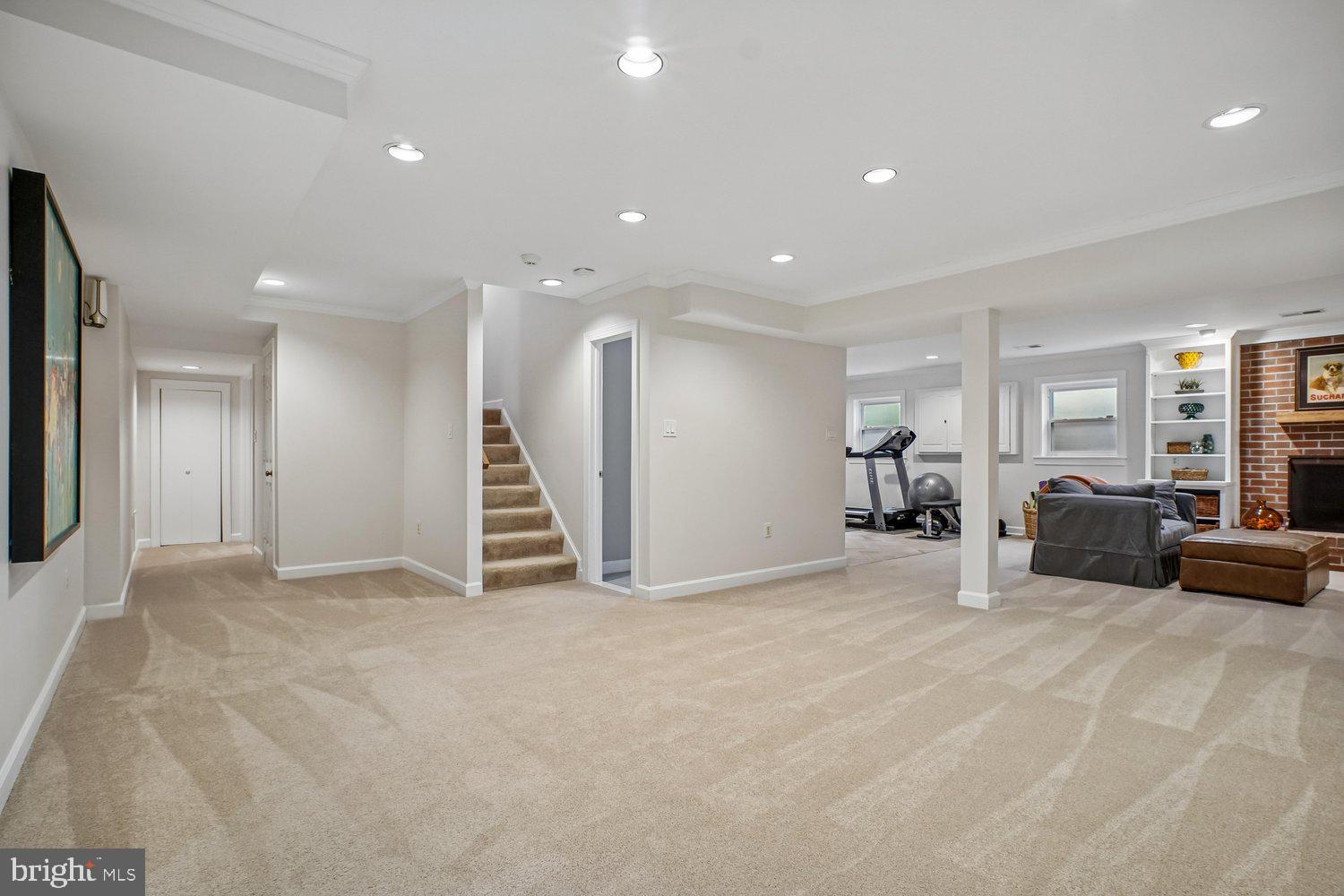 WAPLES MILL ESTATES - Residential