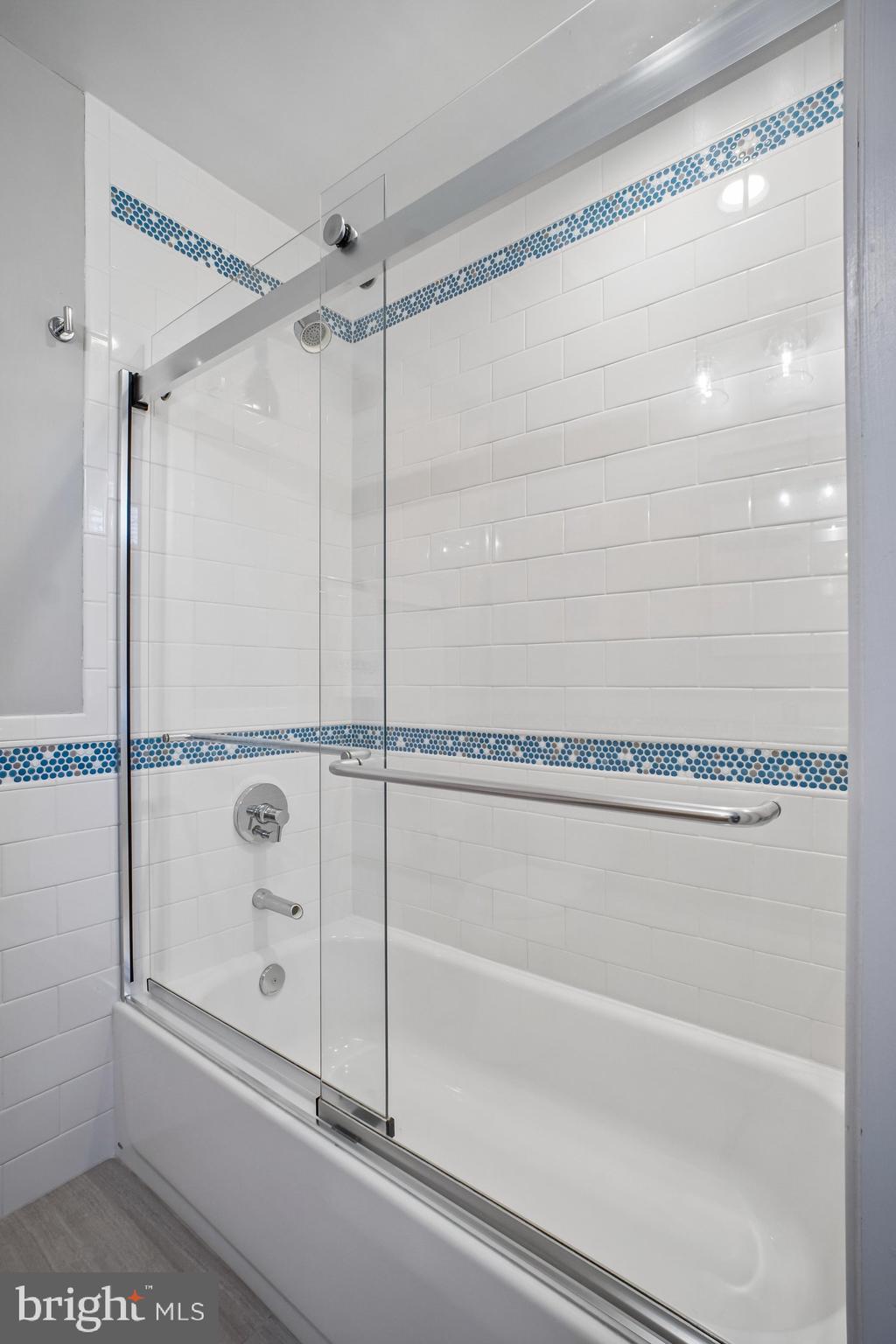 WAPLES MILL ESTATES - Residential