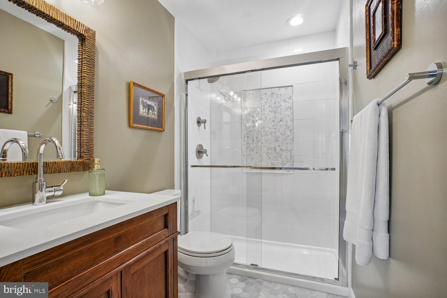 WAPLES MILL ESTATES - Residential