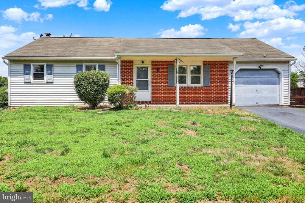 Photo of 1733 Wilderness Road, LANCASTER, PA 17603 (MLS # PALA2091384)