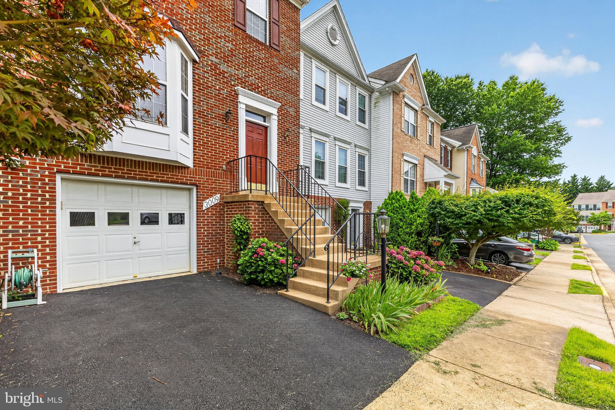 3009 BARDEN OAKS COURT