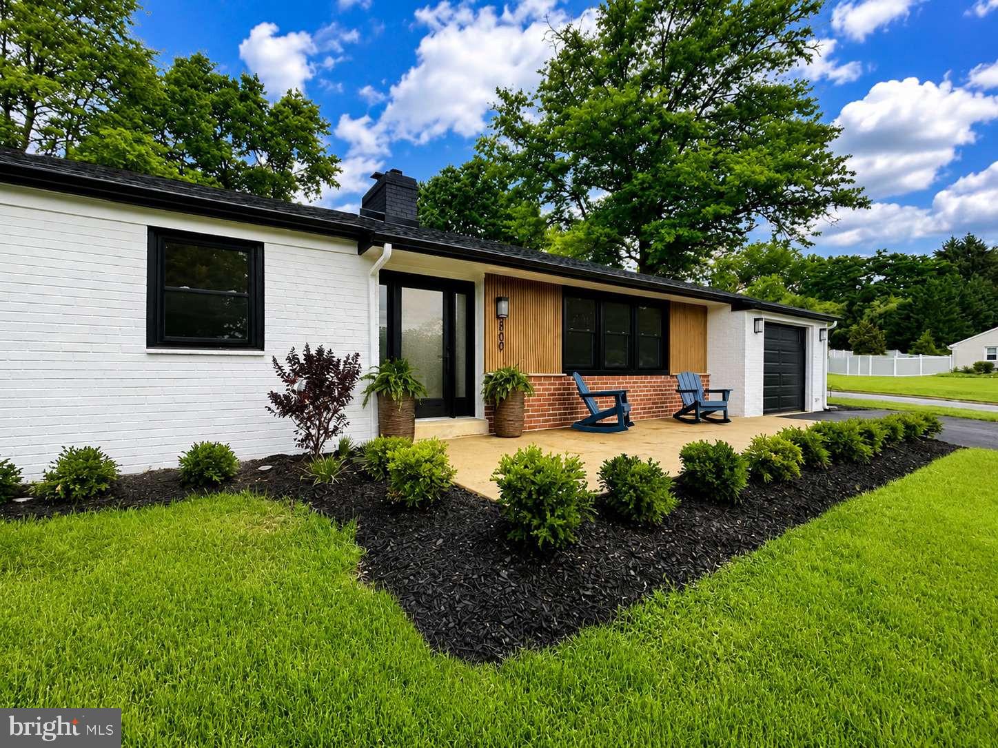 800 FALCON LANE