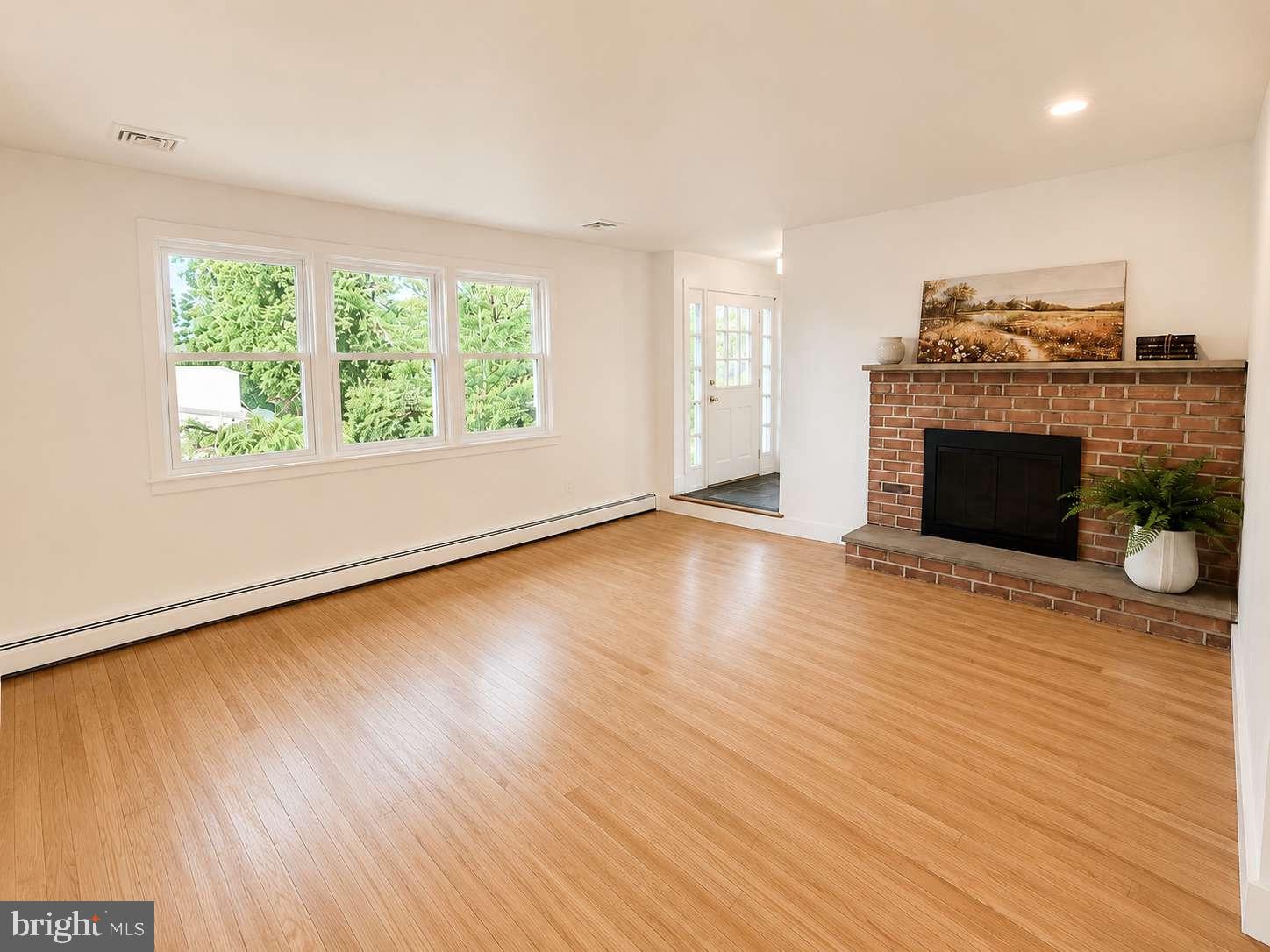 800 FALCON LANE