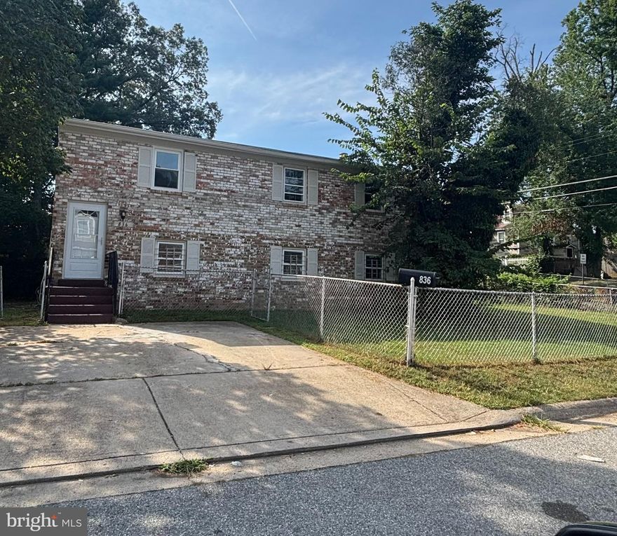 BACK ON THE MARKET!  BUYER FINANCING FELL THROUGH!

4 BEDROOM, 2 BATH BRICK HOUSE "TOTALLY RENOVATED"
FENCED IN YARD W/DRIVEWAY - CORNER HOUSE
OPEN KITCHEN/GRANITE COUNTERTOPS/ISLAND
LOWER LEVEL OFFERS A FAMILY ROOM / HVAC FAIRLY NEW 
CLOSE TO SEVERAL METRO STATIONS, BUS STOPS, MILITARY BASE AND DC