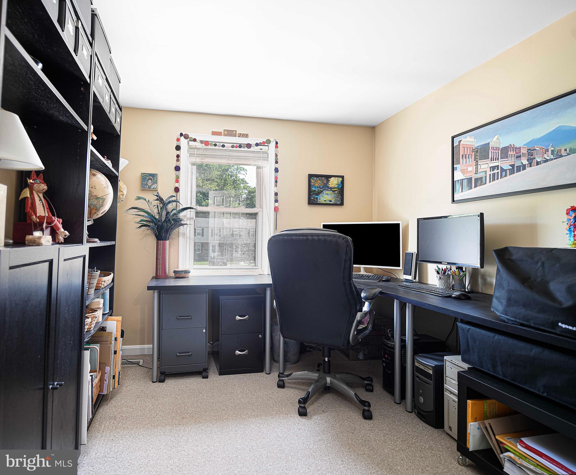 SEVEN COURTS - Residential