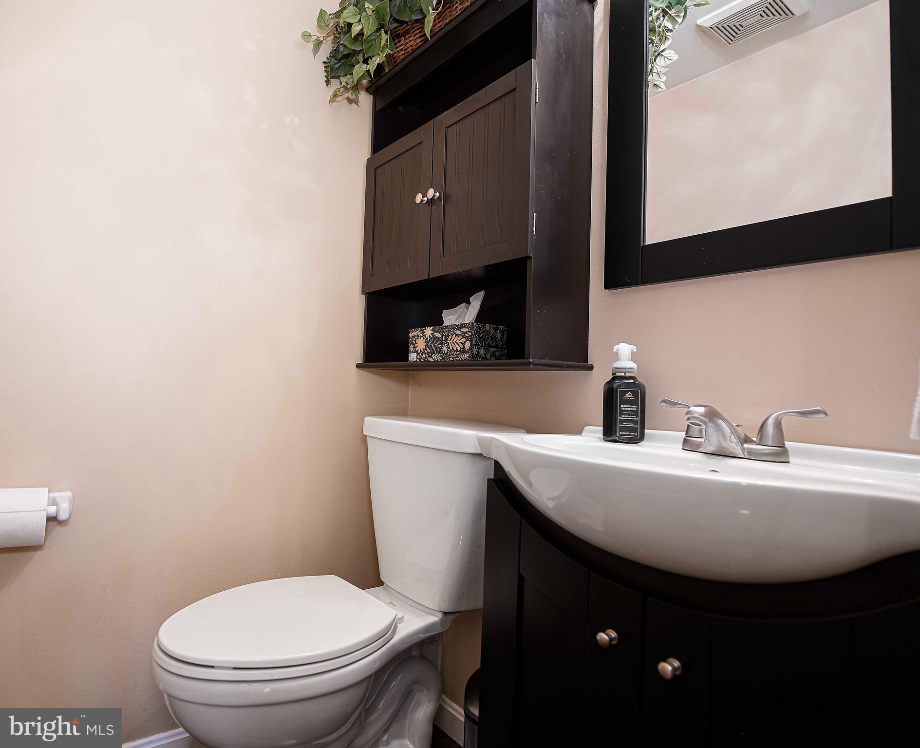 SEVEN COURTS - Residential