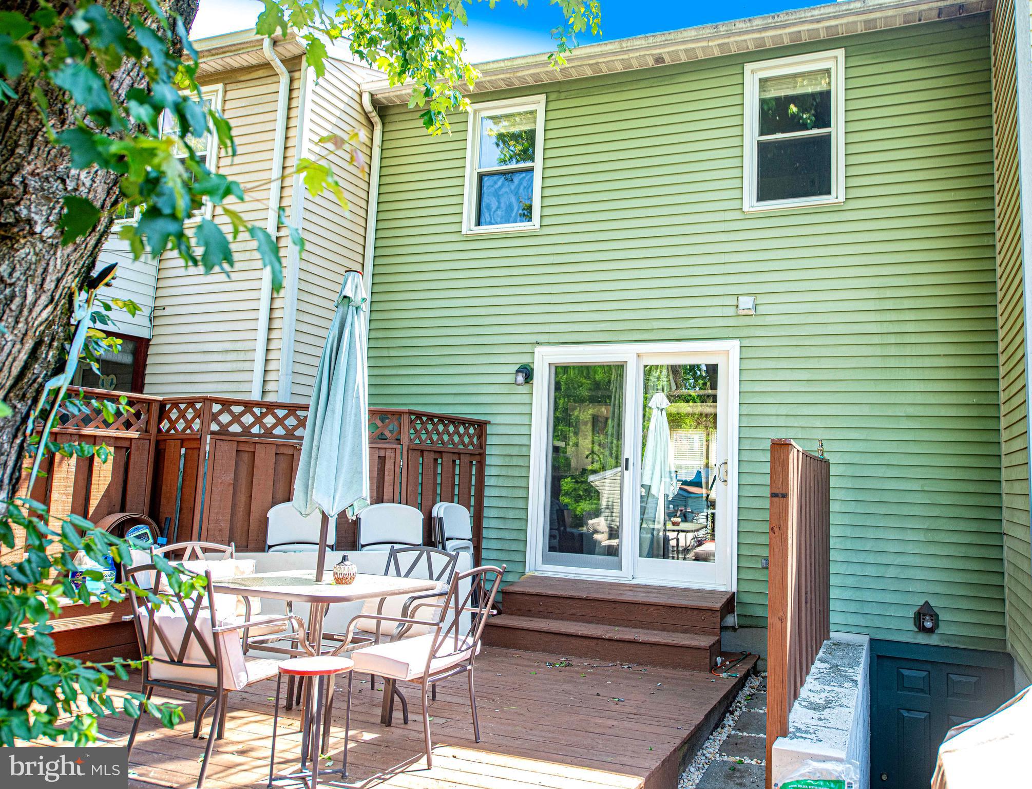 SEVEN COURTS - Residential