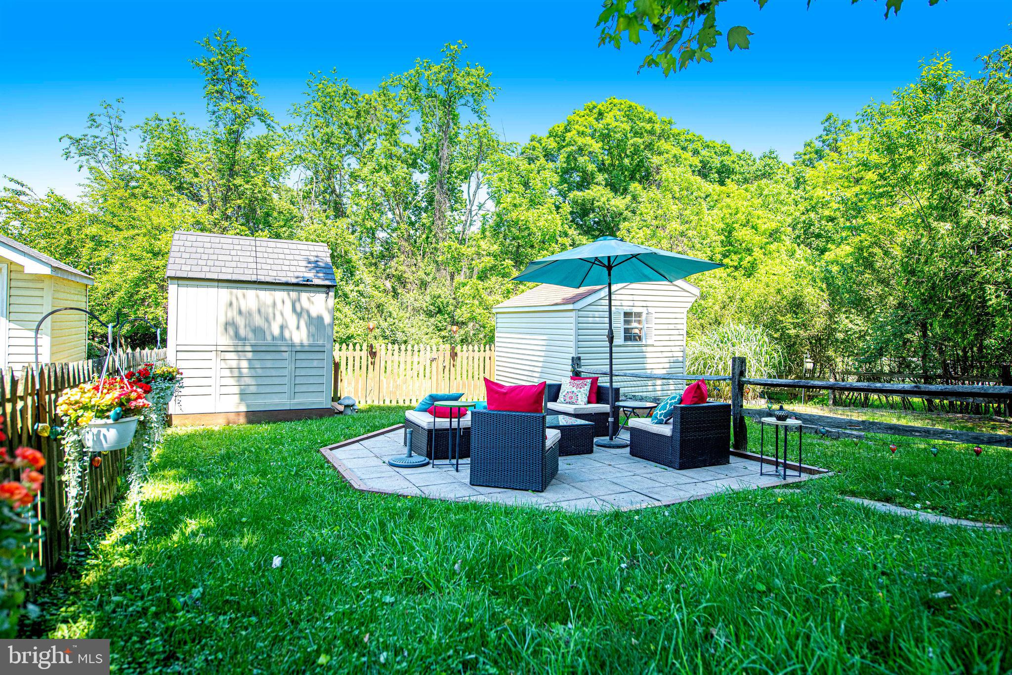 SEVEN COURTS - Residential