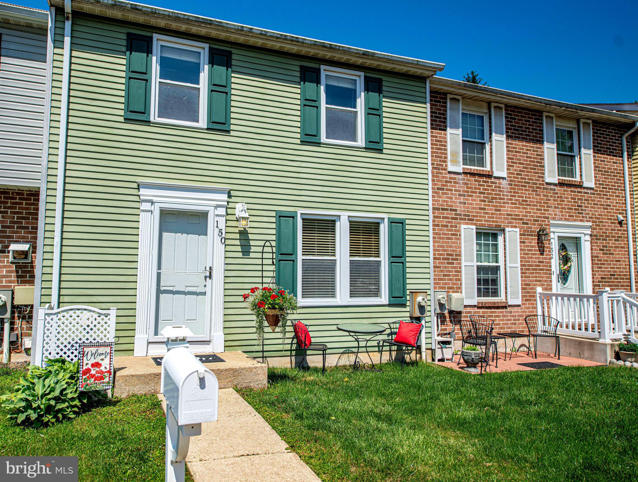 SEVEN COURTS - Residential