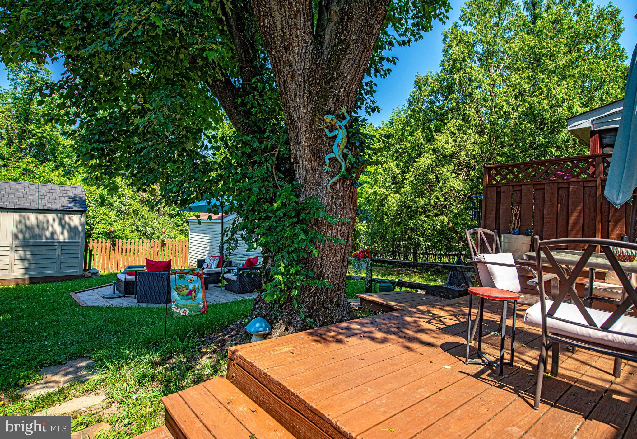 SEVEN COURTS - Residential