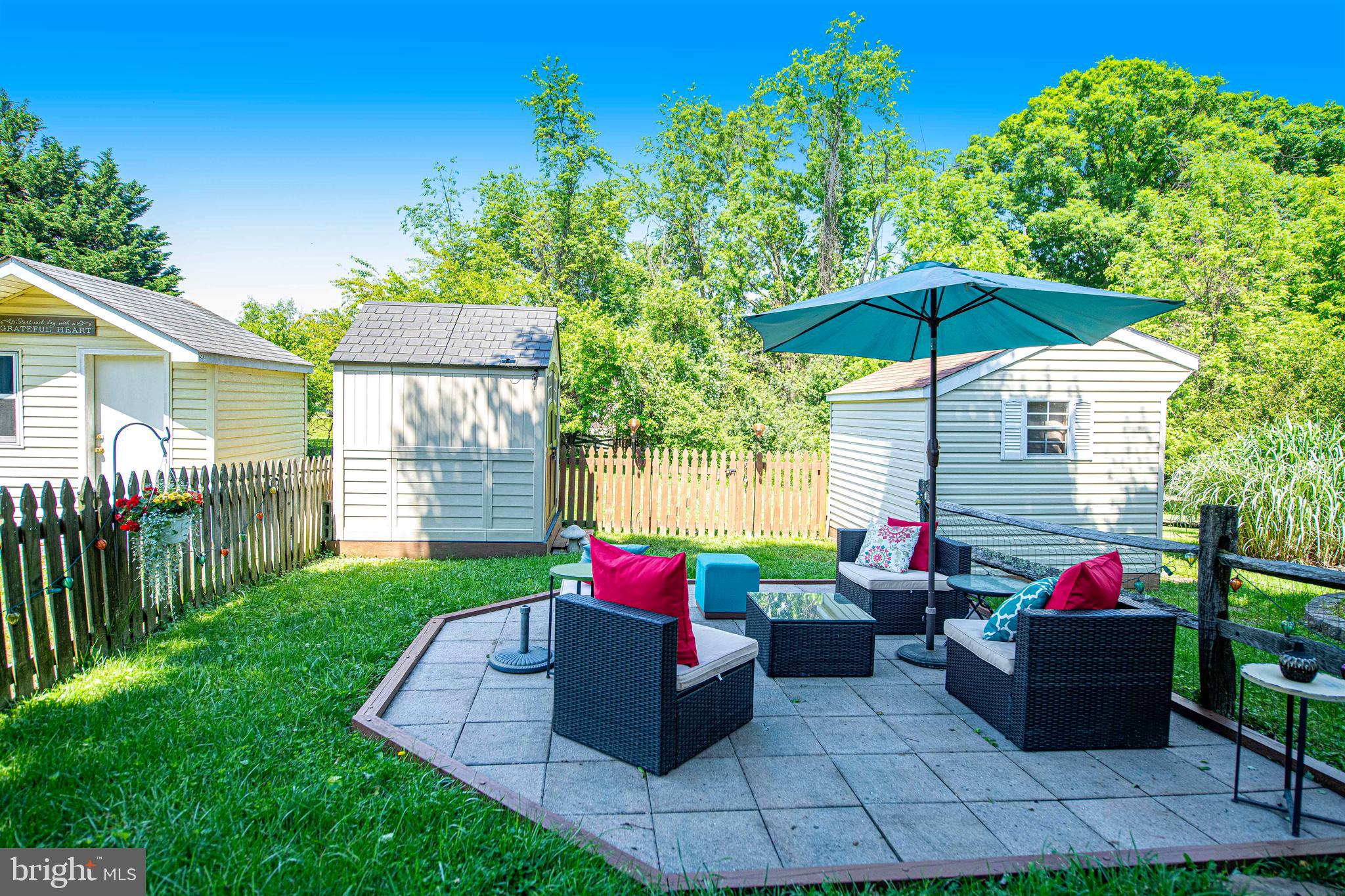 SEVEN COURTS - Residential