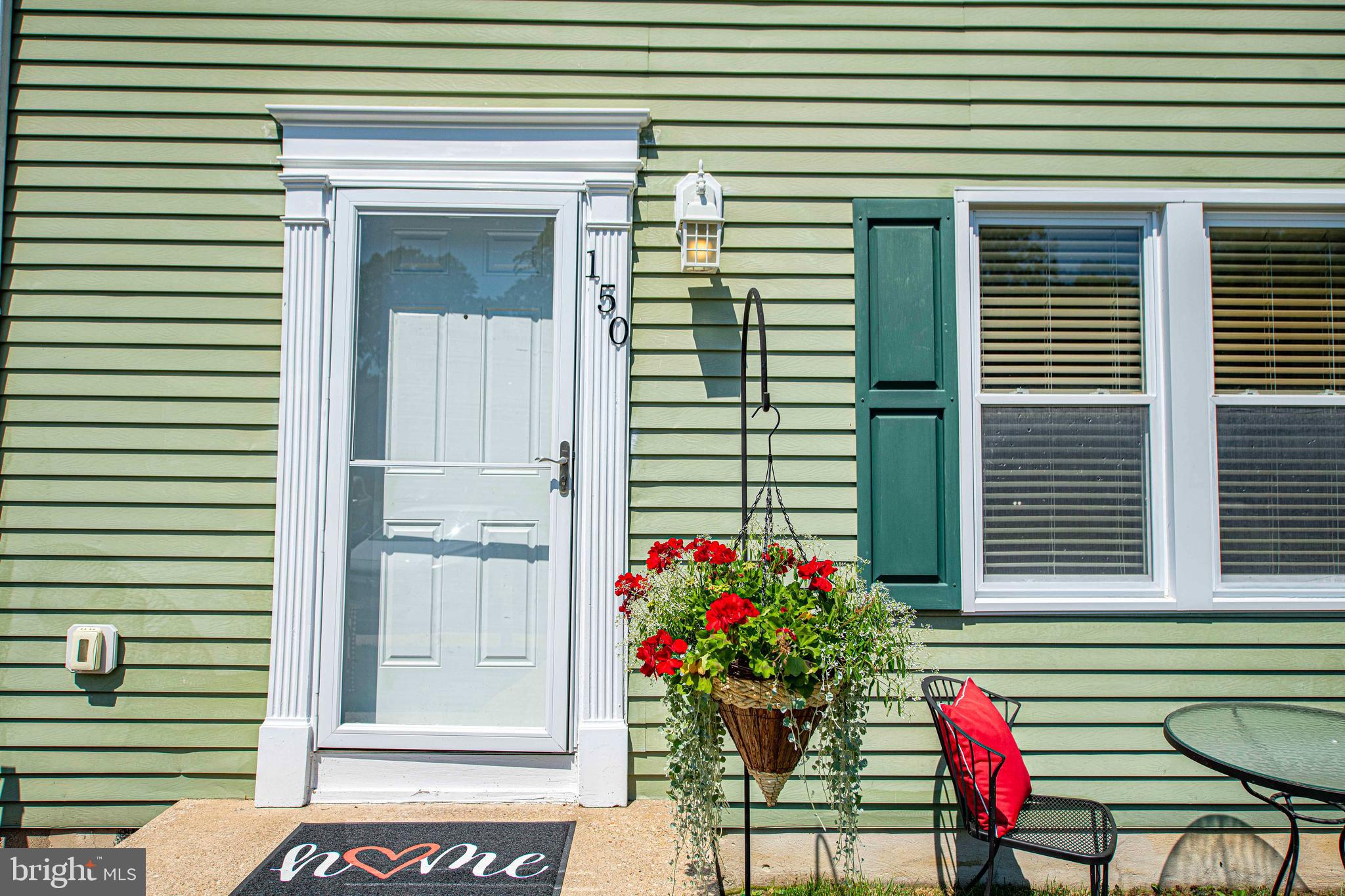 SEVEN COURTS - Residential