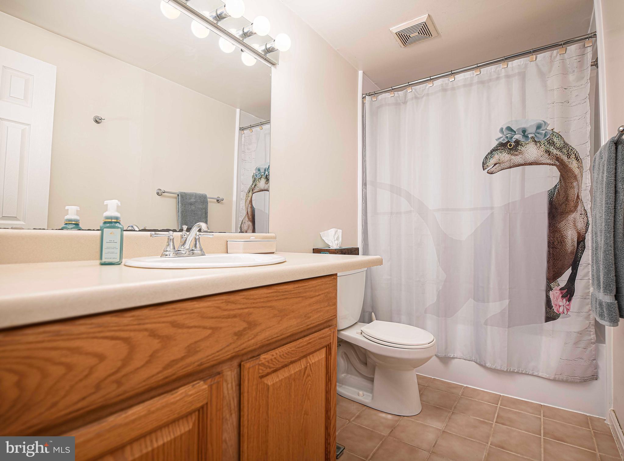 SEVEN COURTS - Residential