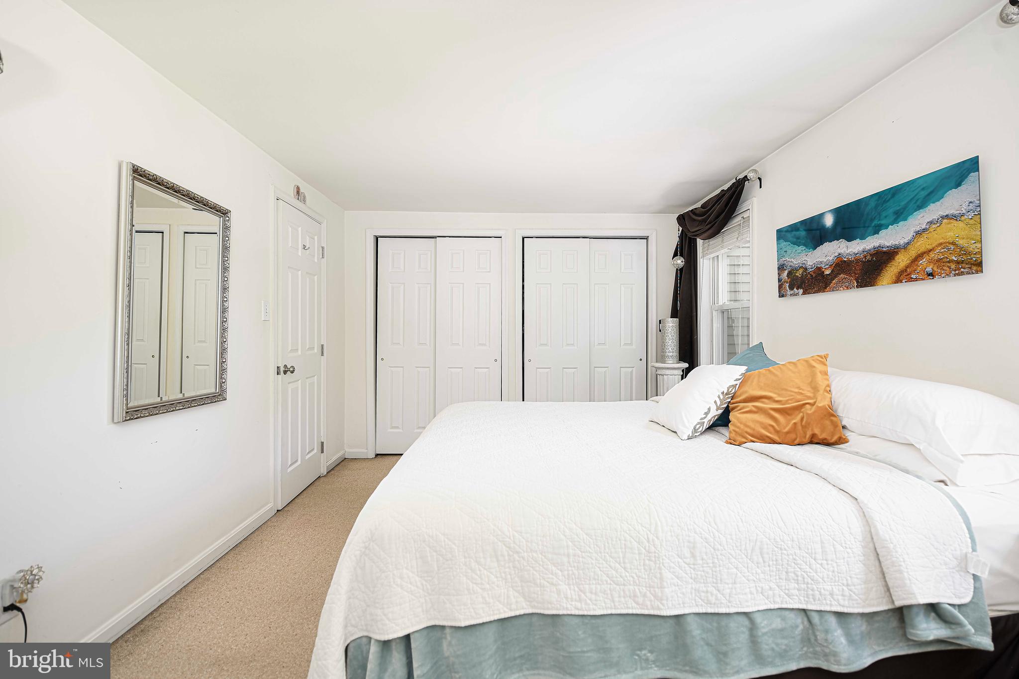 SEVEN COURTS - Residential