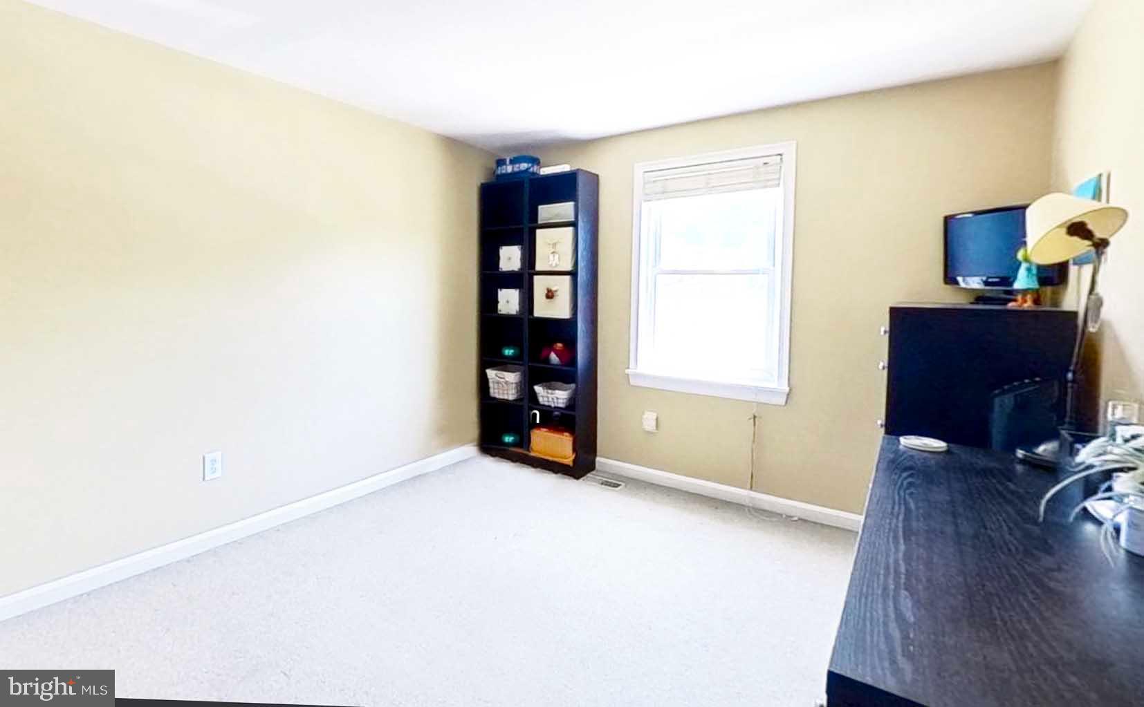 SEVEN COURTS - Residential