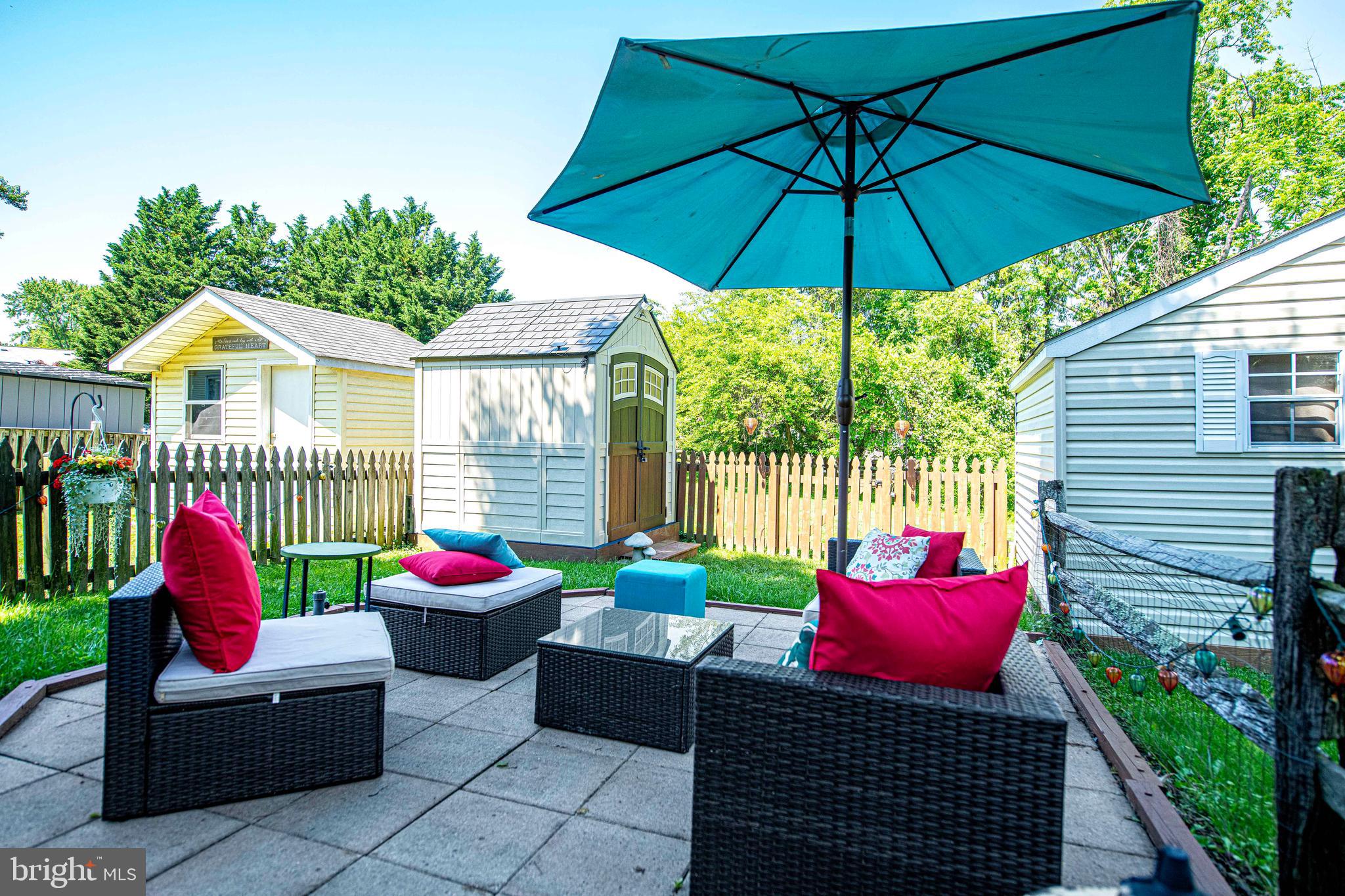 SEVEN COURTS - Residential